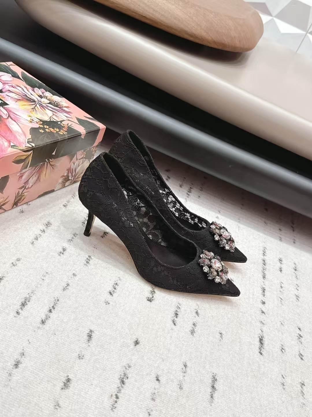 Dolce & Gabbana 6.5cm Black Pointed-Toe Crystal Buckle Lace High Heel Pump