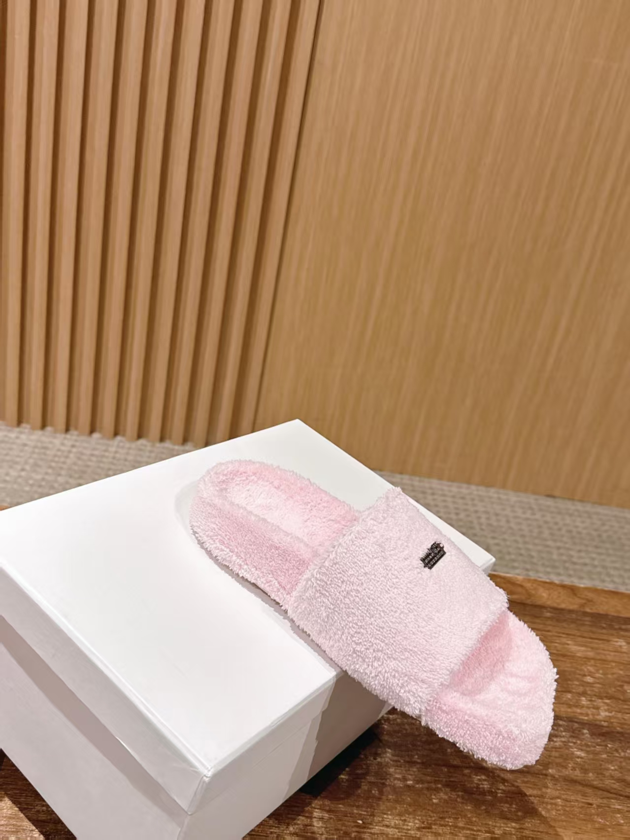 Maison Margiela New Arrival Chunky Flat-Toe Faux Fur Slipper in Pink