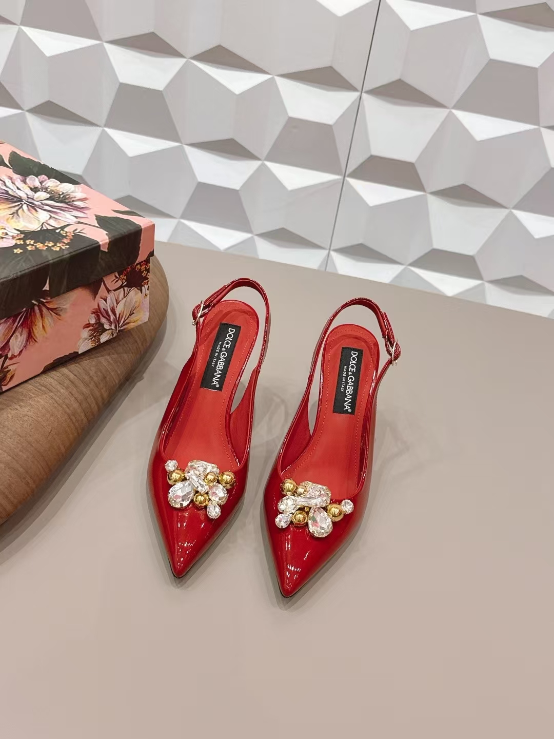 Dolce & Gabbana 9.5cm Pointed-Toe Crystal Buckle High Heel Pump in Red
