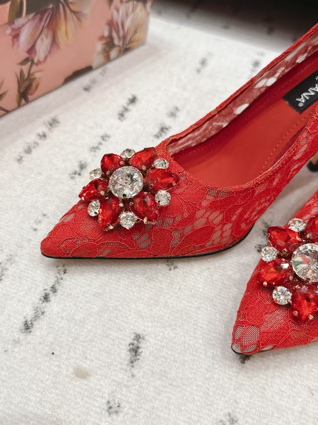 Dolce & Gabbana 9.5cm Red Pointed-Toe Crystal Buckle Lace High Heel Pump