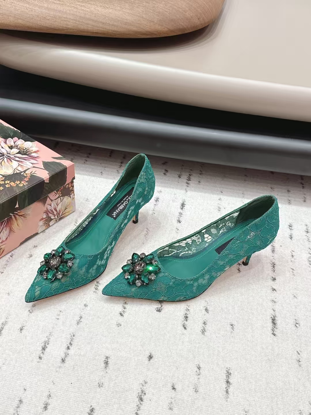 Dolce & Gabbana 6.5cm Green Pointed-Toe Crystal Buckle Lace High Heel Pump