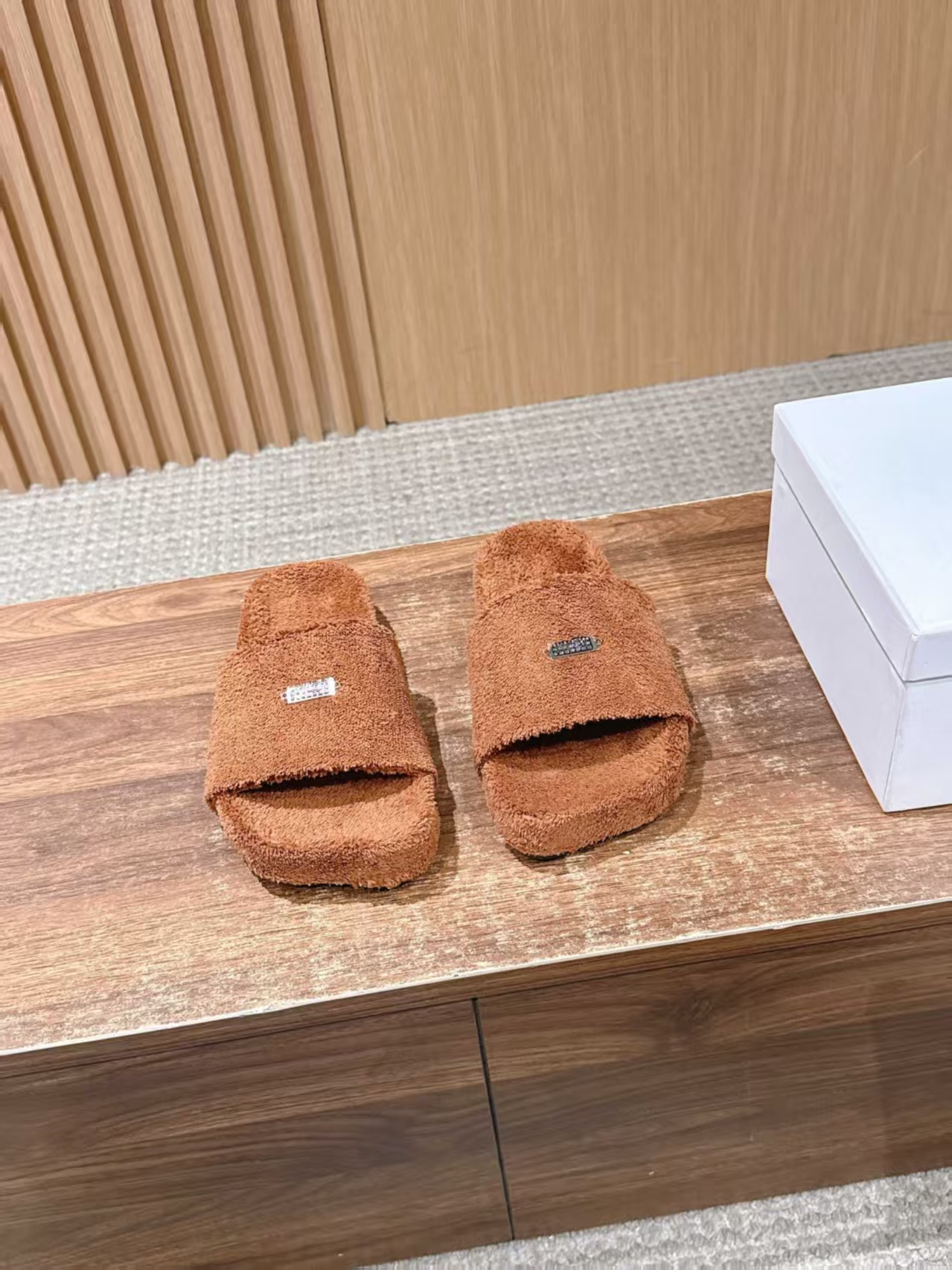 Maison Margiela New Arrival Chunky Flat-Toe Faux Fur Slipper in Caramel Brown