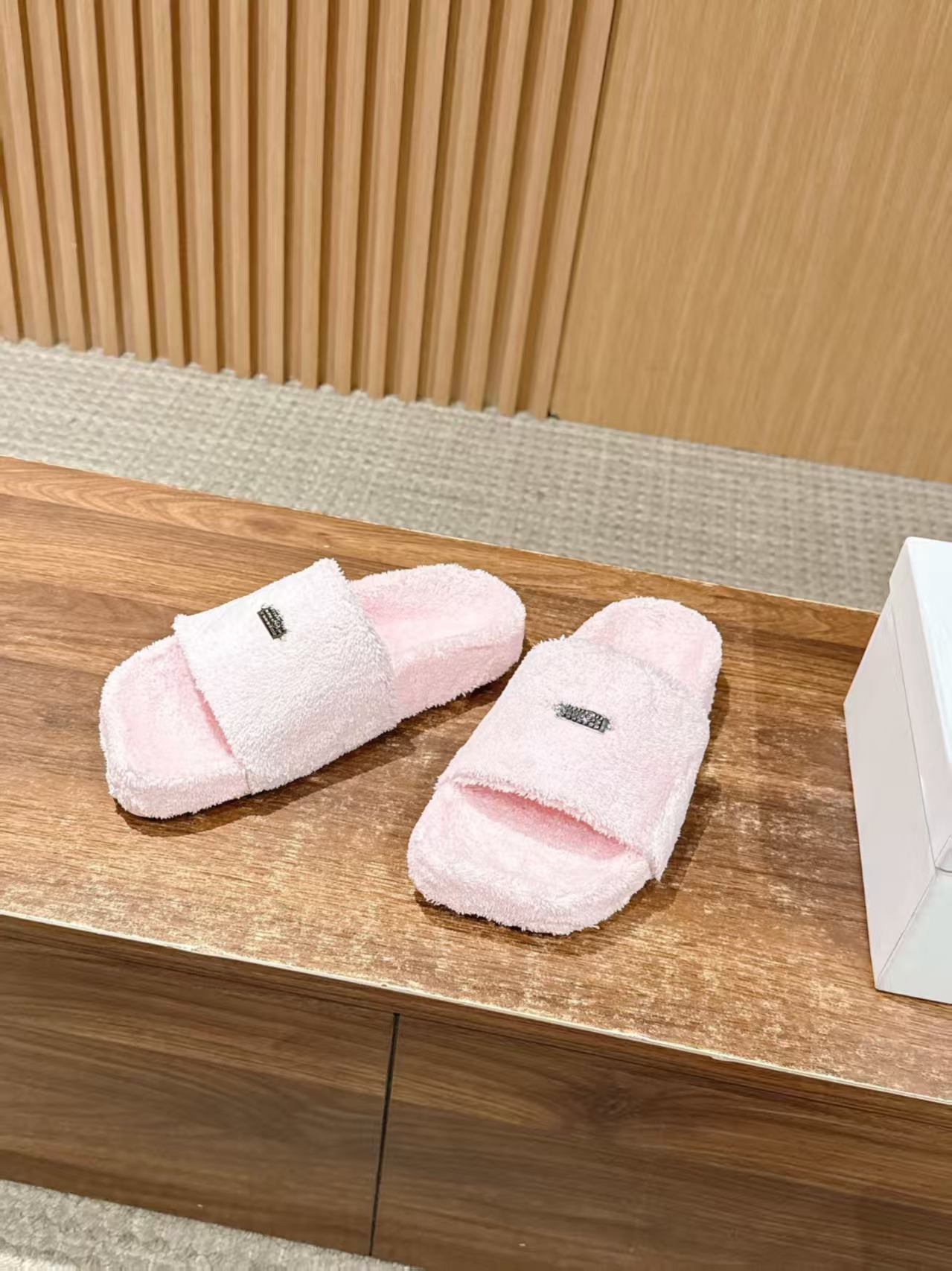 Maison Margiela New Arrival Chunky Flat-Toe Faux Fur Slipper in Pink