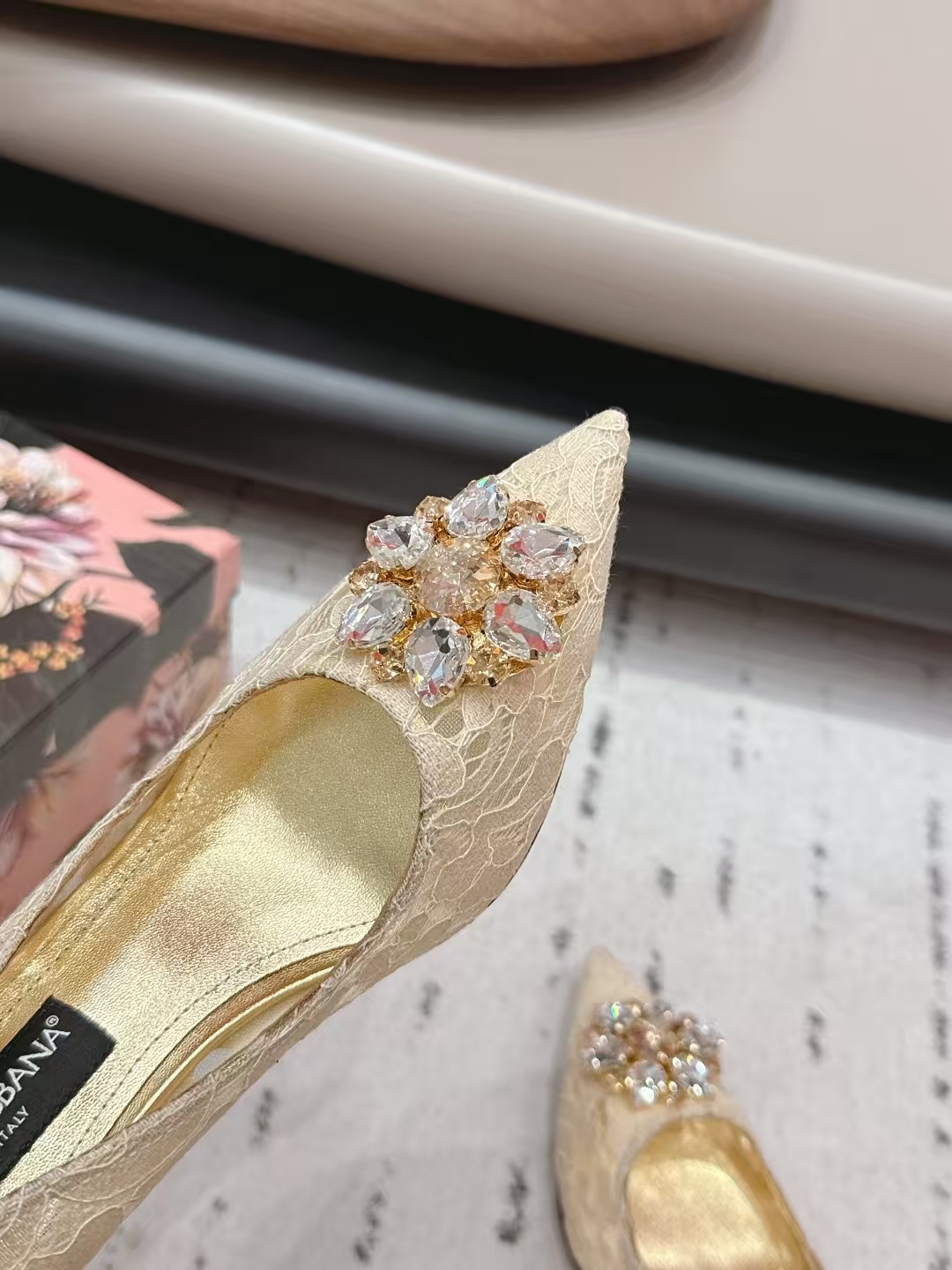 Dolce & Gabbana 6.5cm Off-White Pointed-Toe Crystal Buckle Lace High Heel Pump