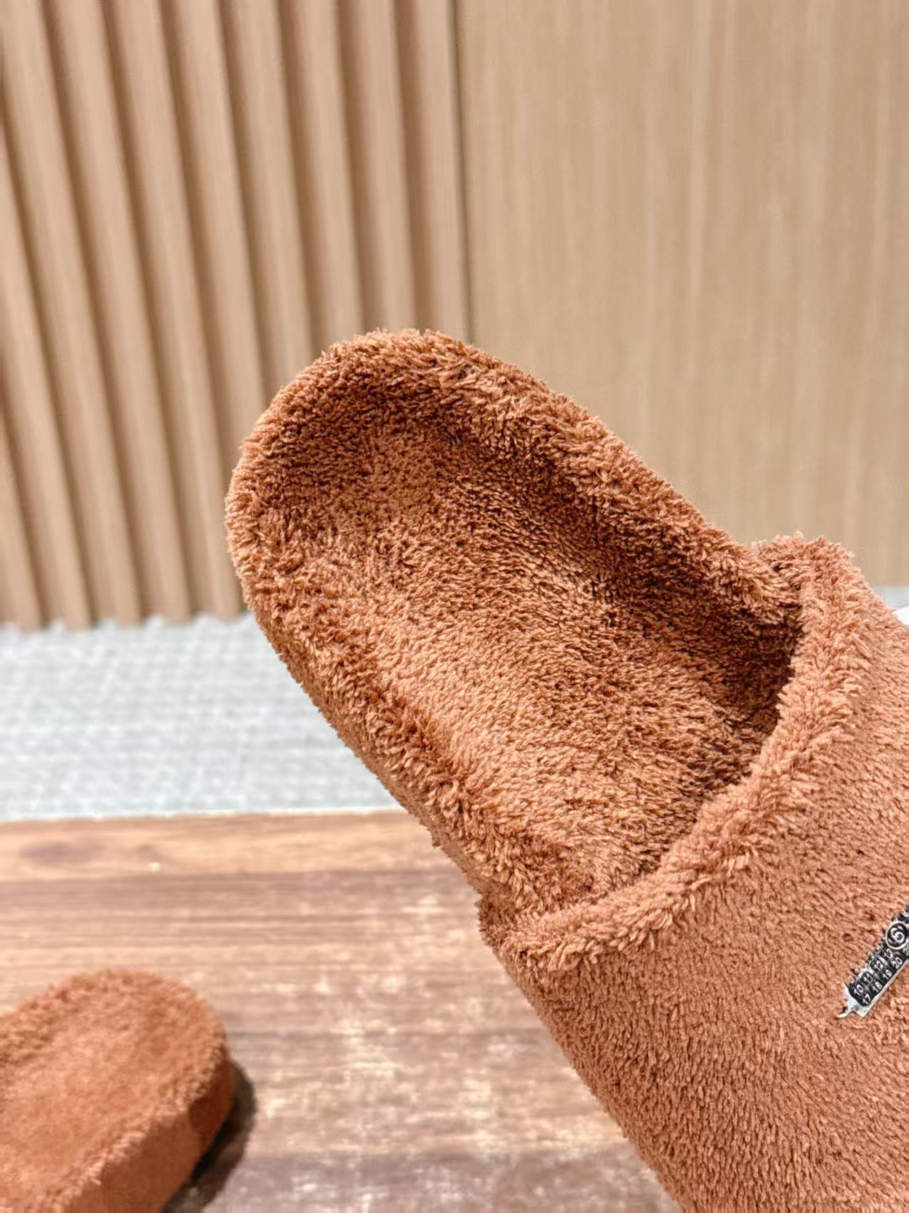 Maison Margiela New Arrival Chunky Flat-Toe Faux Fur Slipper in Caramel Brown