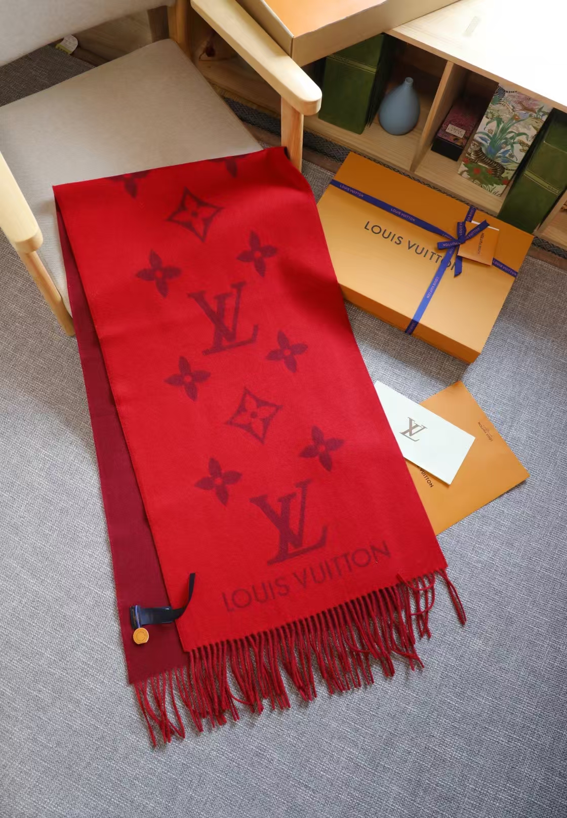 LOUIS VUITTON Reykjavik Scarf