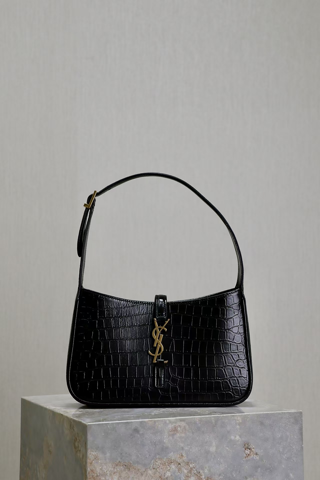 SAINT LAURENT LE 5 À 7 Crocodile-Embossed Glazed Leather Hobo Bag