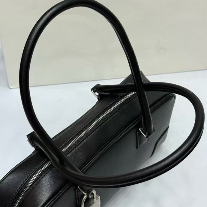 Loewe Smooth Leather Cropped Handbag Amazona 31