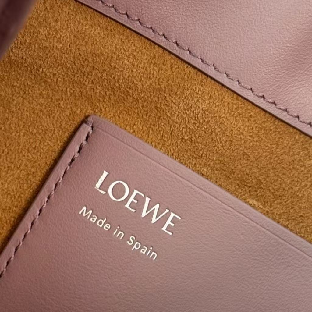 LOEWE Smooth Leather Pebble Small Bag