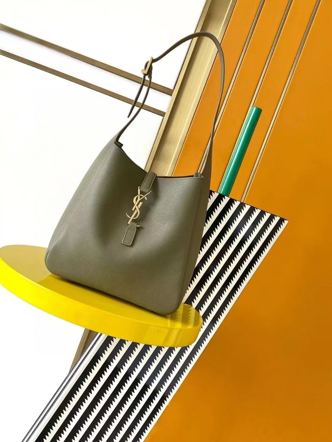 Saint Laurent Le 5 À 7 Small Grain de Poudre Leather Bag in Thick Moss