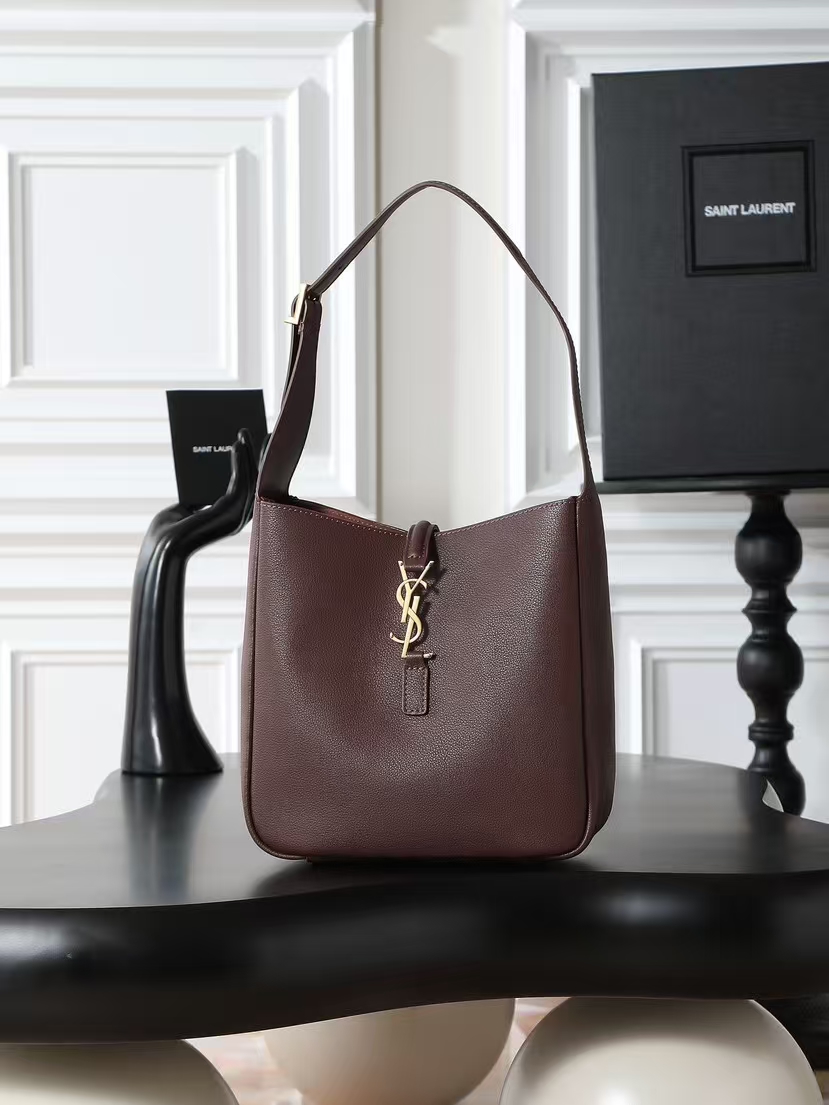 Saint Laurent Le 5 À 7 Small Grain de Poudre Leather Bag in Legion Red