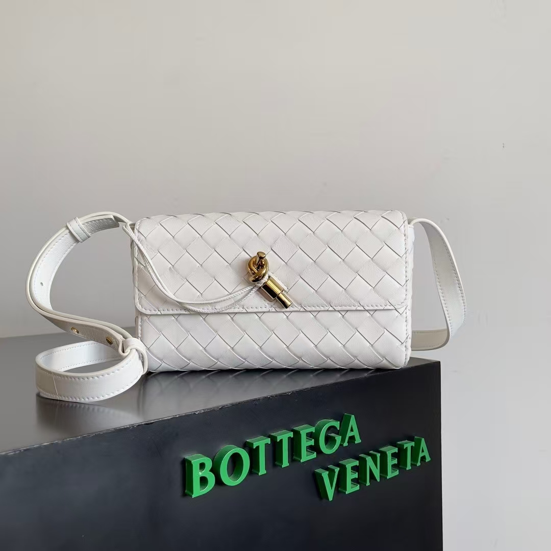 Bottega Veneta Andiamo Intrecciato Woven Leather Shoulder Bag in Pinecone