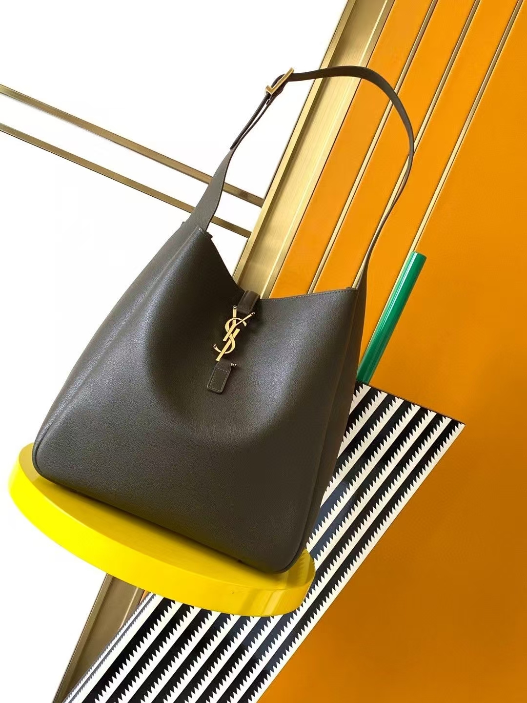 Saint Laurent Le 5 À 7 Large Grain de Poudre Leather Soft Handbag in Light Musk