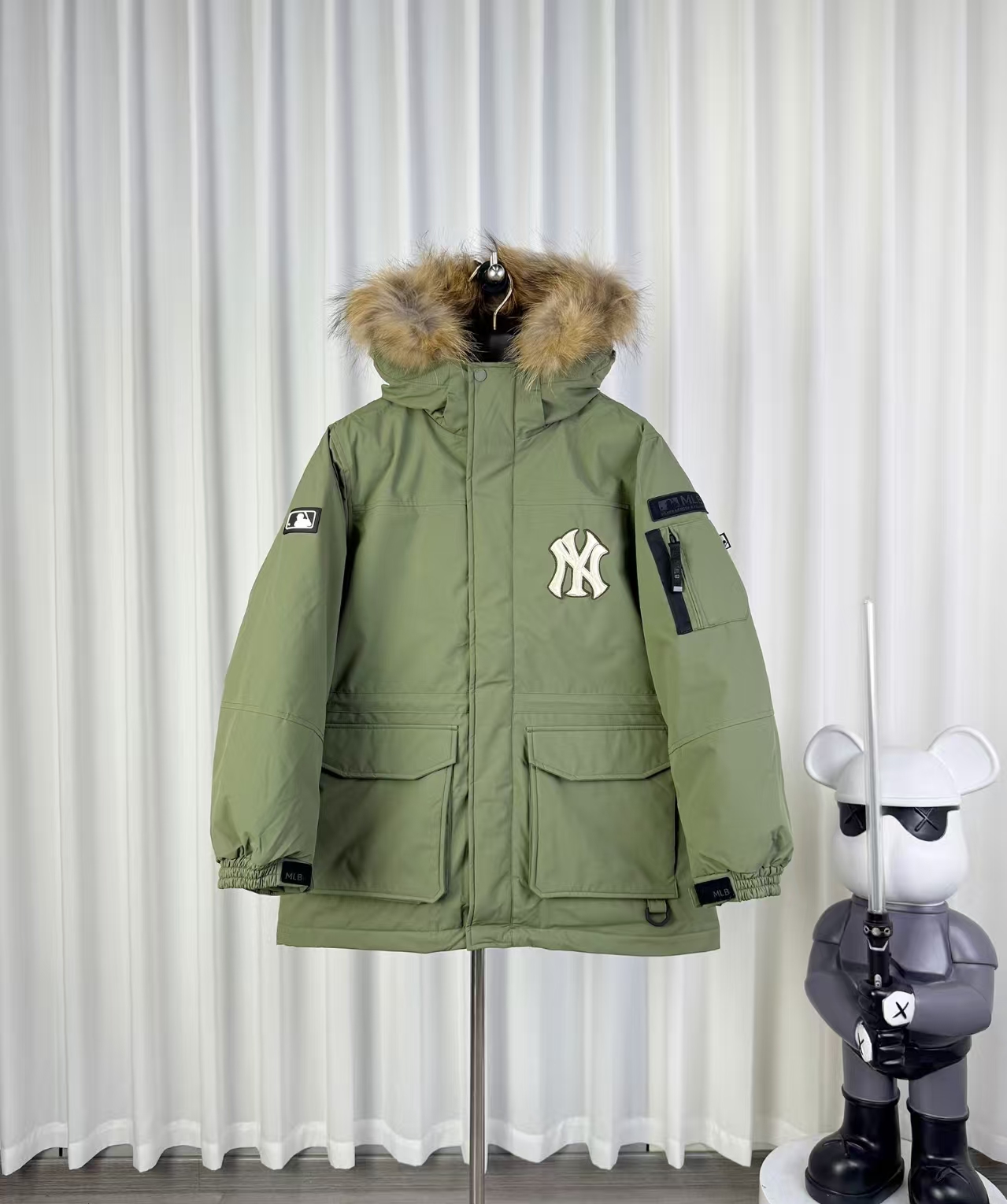 MLB Fur-Trimmed Water-Resistant Cargo Down Jacket in Green