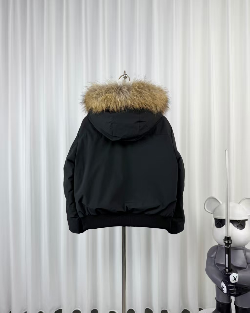 MLB New York Yankees 3rd Gen Puffer Cargo Jacket in Black