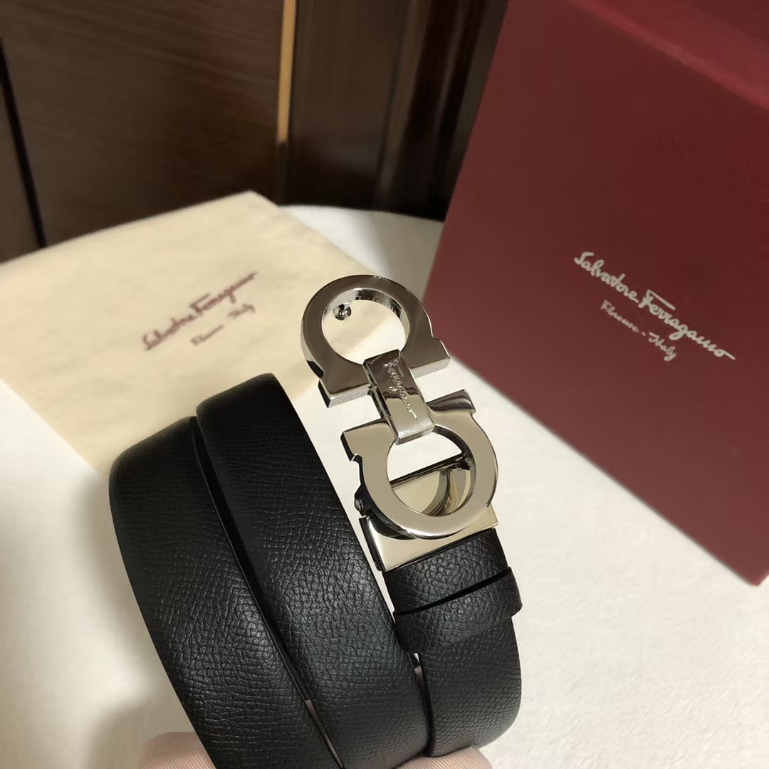 Salvatore Ferragamo Women's Gancini Buckle Calfskin Leather Belt in Black