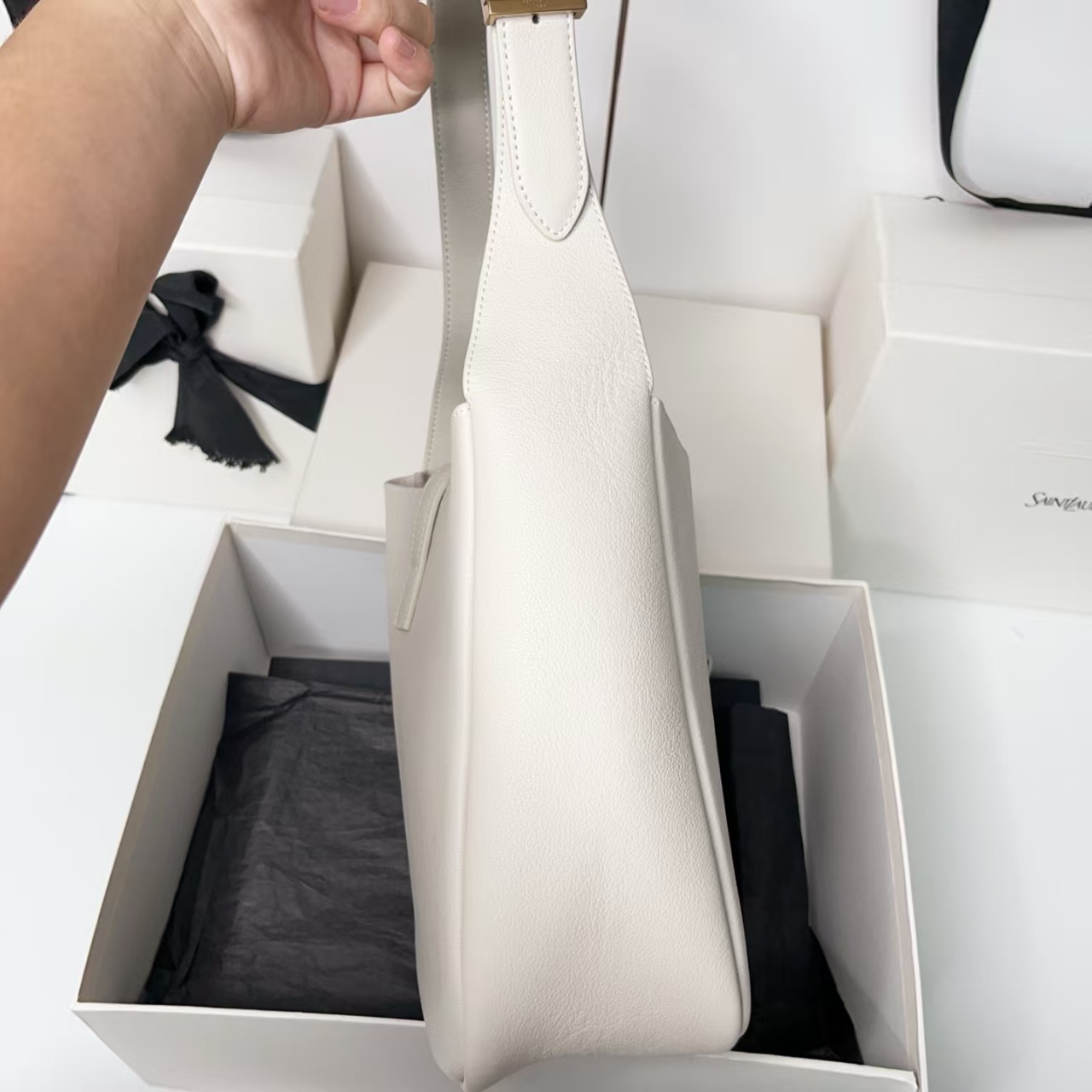 Saint Laurent Le 5 À 7 Small Grain de Poudre Leather Bag in White