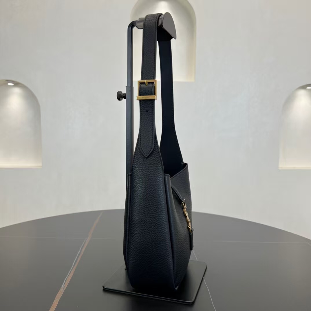 Saint Laurent Le 5 À 7 Baby Grain de Poudre Leather Handbag in Black