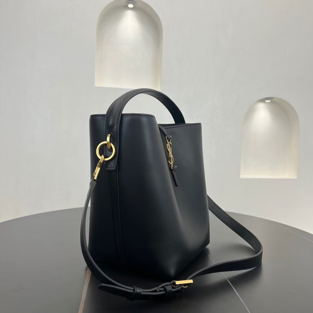 Saint Laurent Le 37 Shiny Leather Handbag in Black