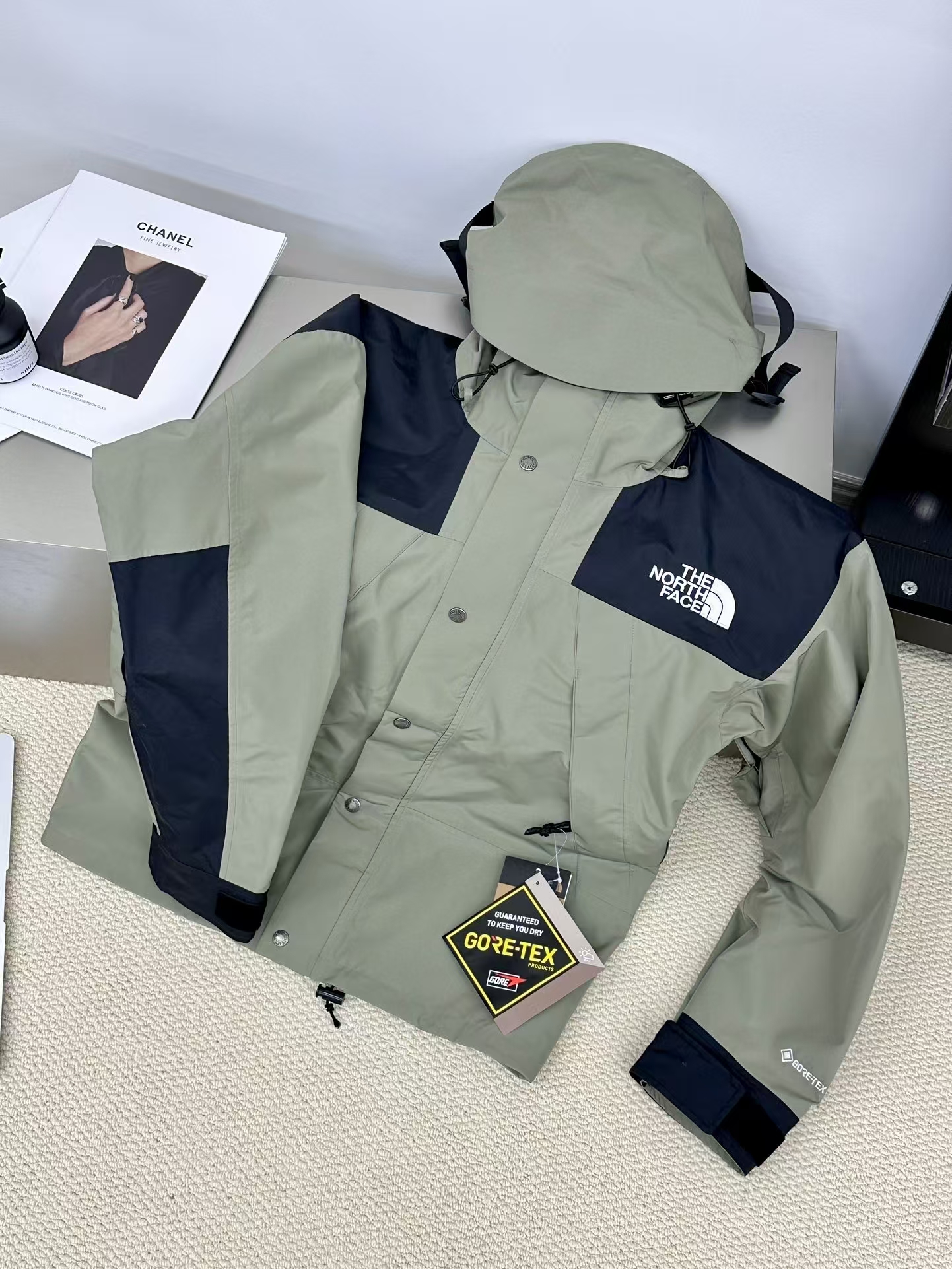 The North Face 1990 Retro Mountain Jacket in Matcha Green | GORE-TEX® Waterproof Shell
