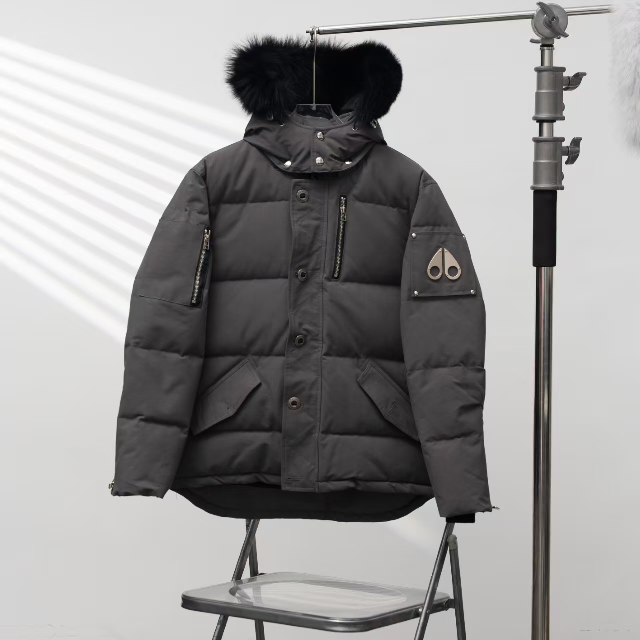 Moose Knuckles The 06 Hooded Puffer Jacket in Charcoal Grey