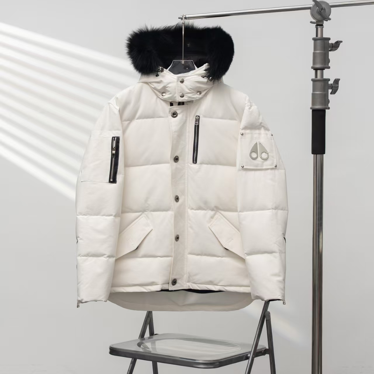 Moose Knuckles The 06 Hooded Puffer Jacket in White