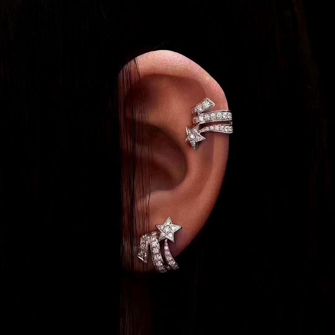CHANEL Étoile Filante Earrings
