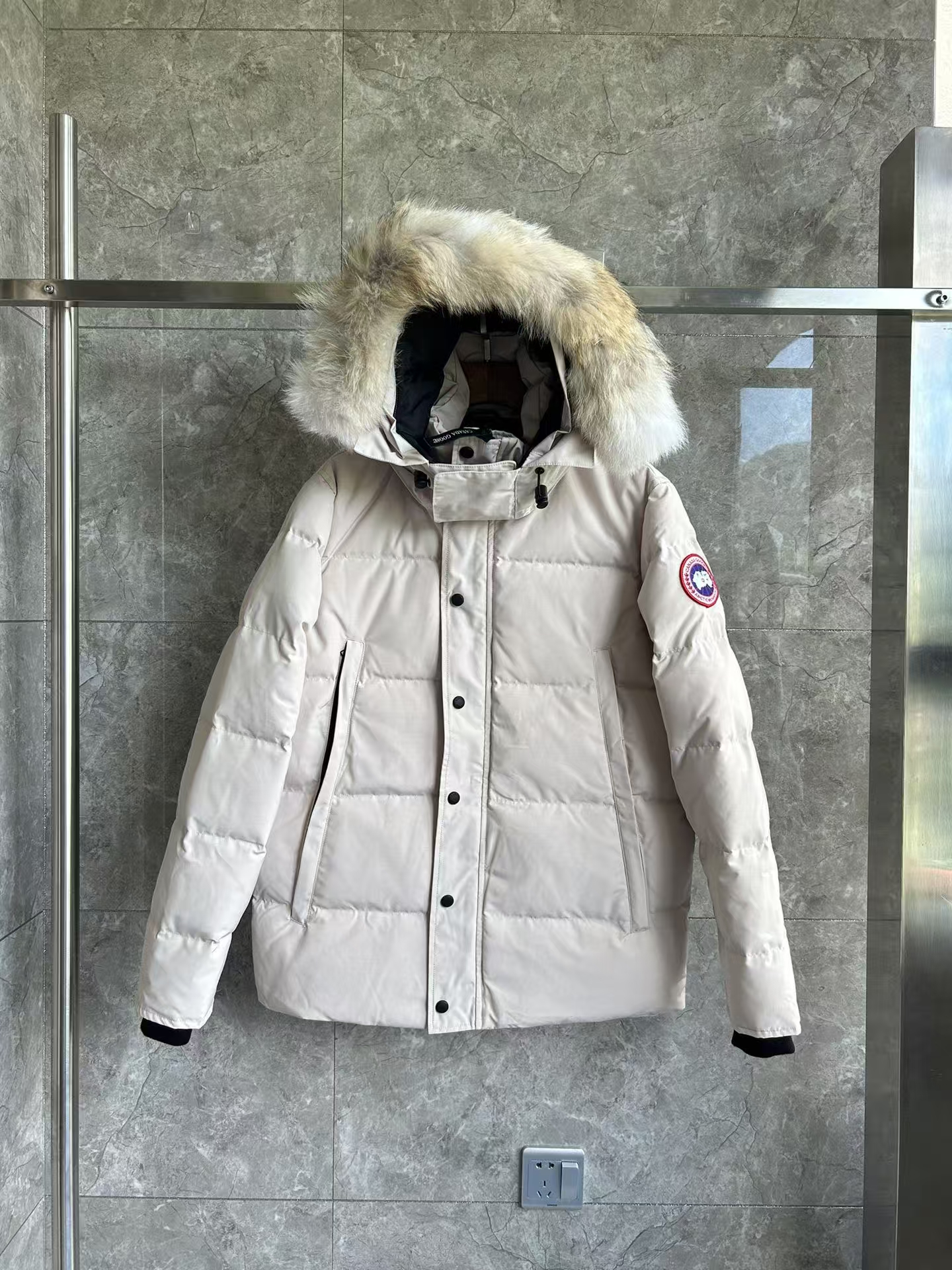 Canada Goose Wyndham Men’s Classic Parka in Oatmeal with Red Label