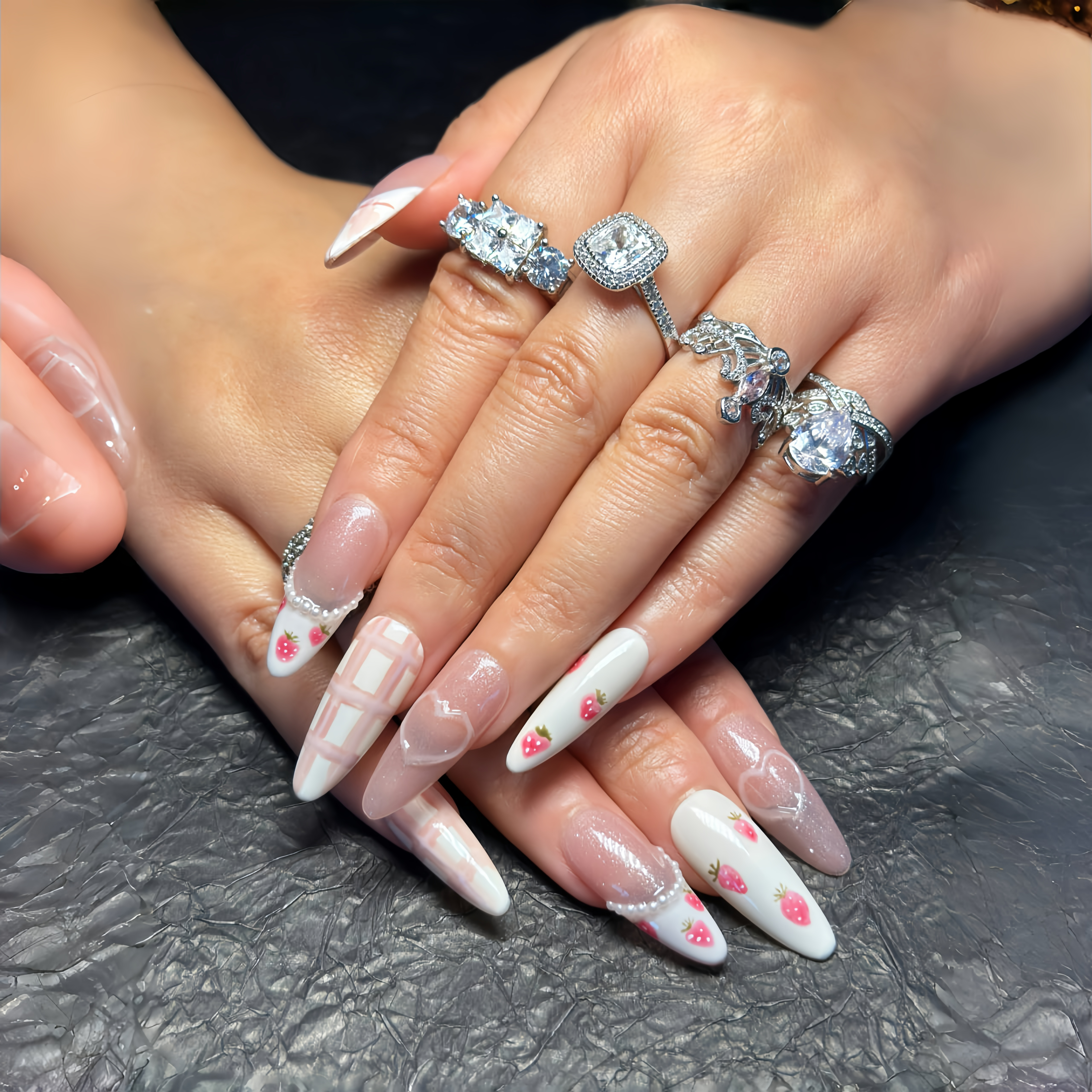 ROMANTIC  STRAWBERRY