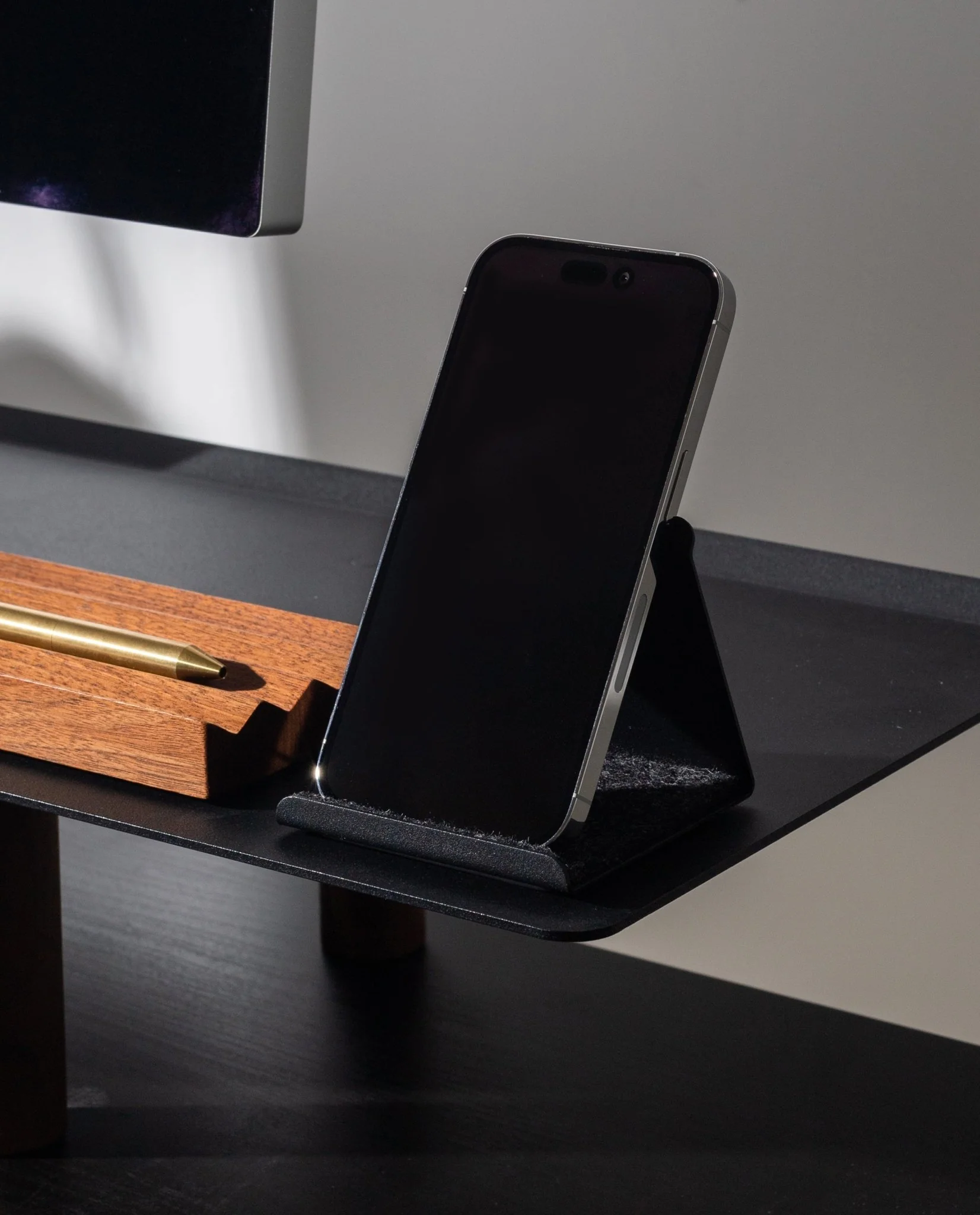 Gather Phone Stand (1x1 - Black)