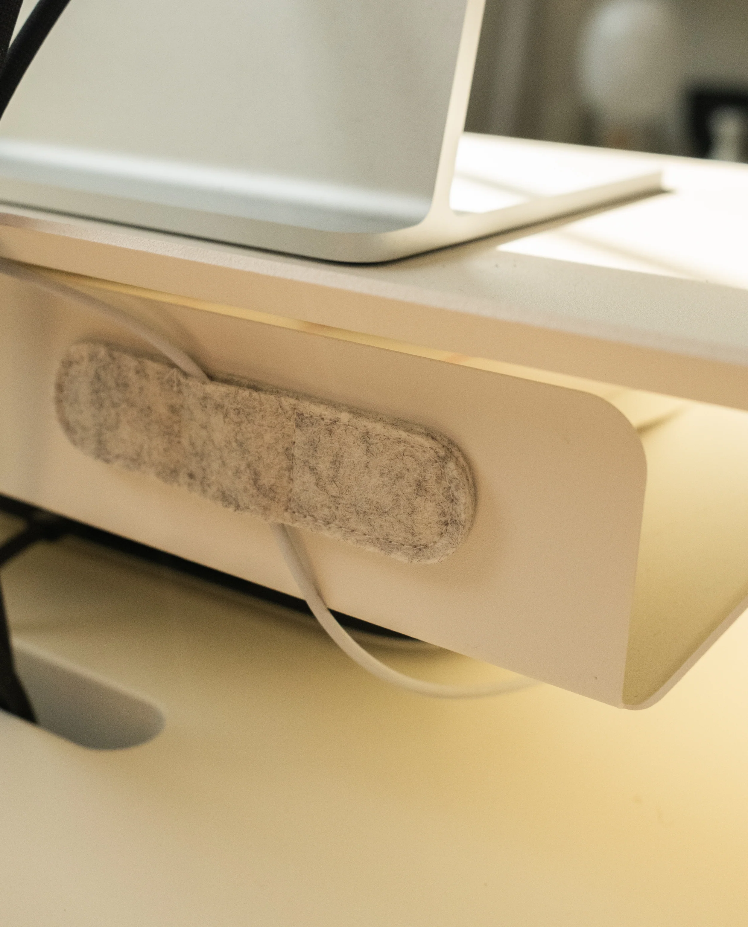 Magnetic Cable Keepers (Set of 2 - Light Gray)