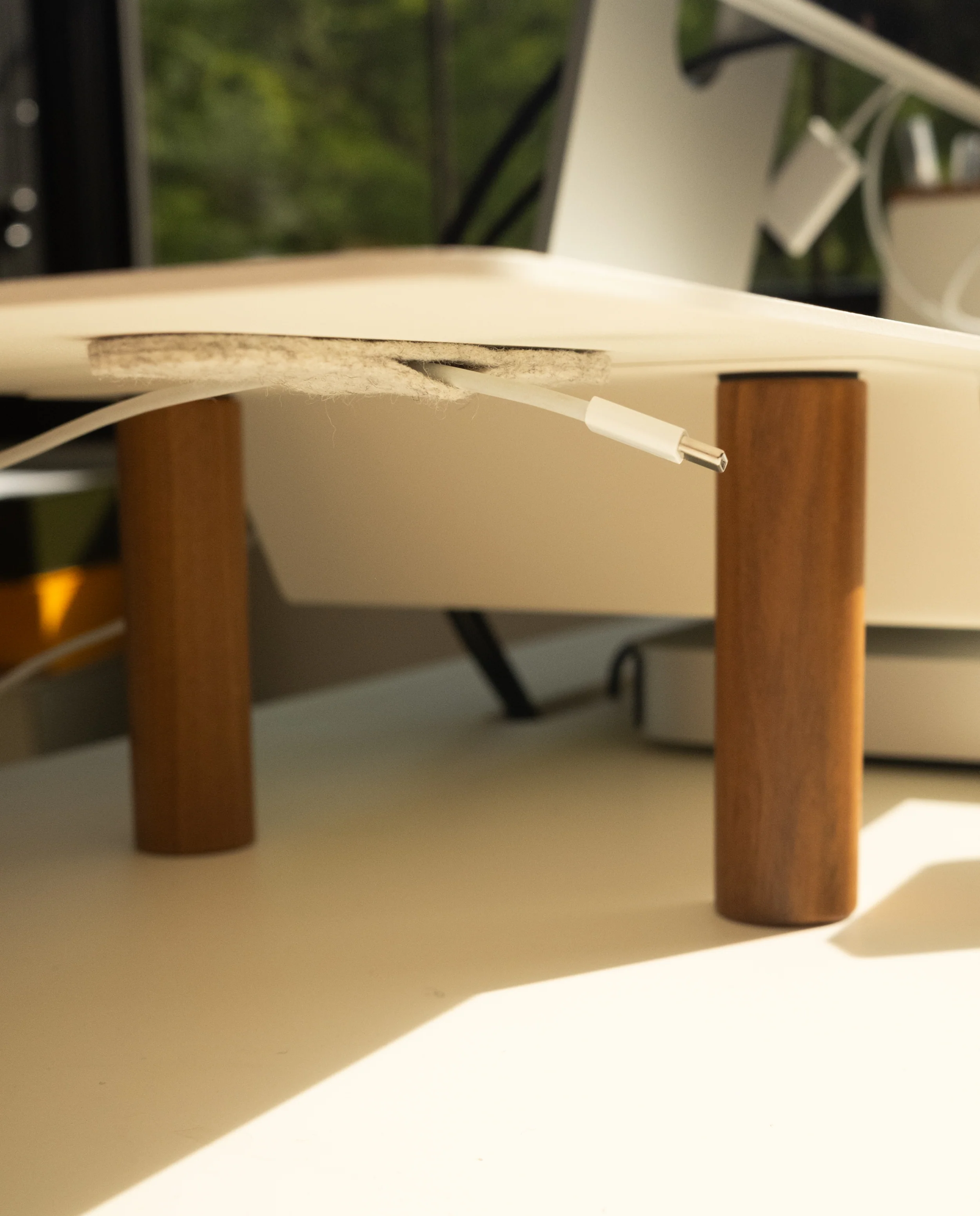 Magnetic Cable Keepers (Set of 2 - Light Gray)