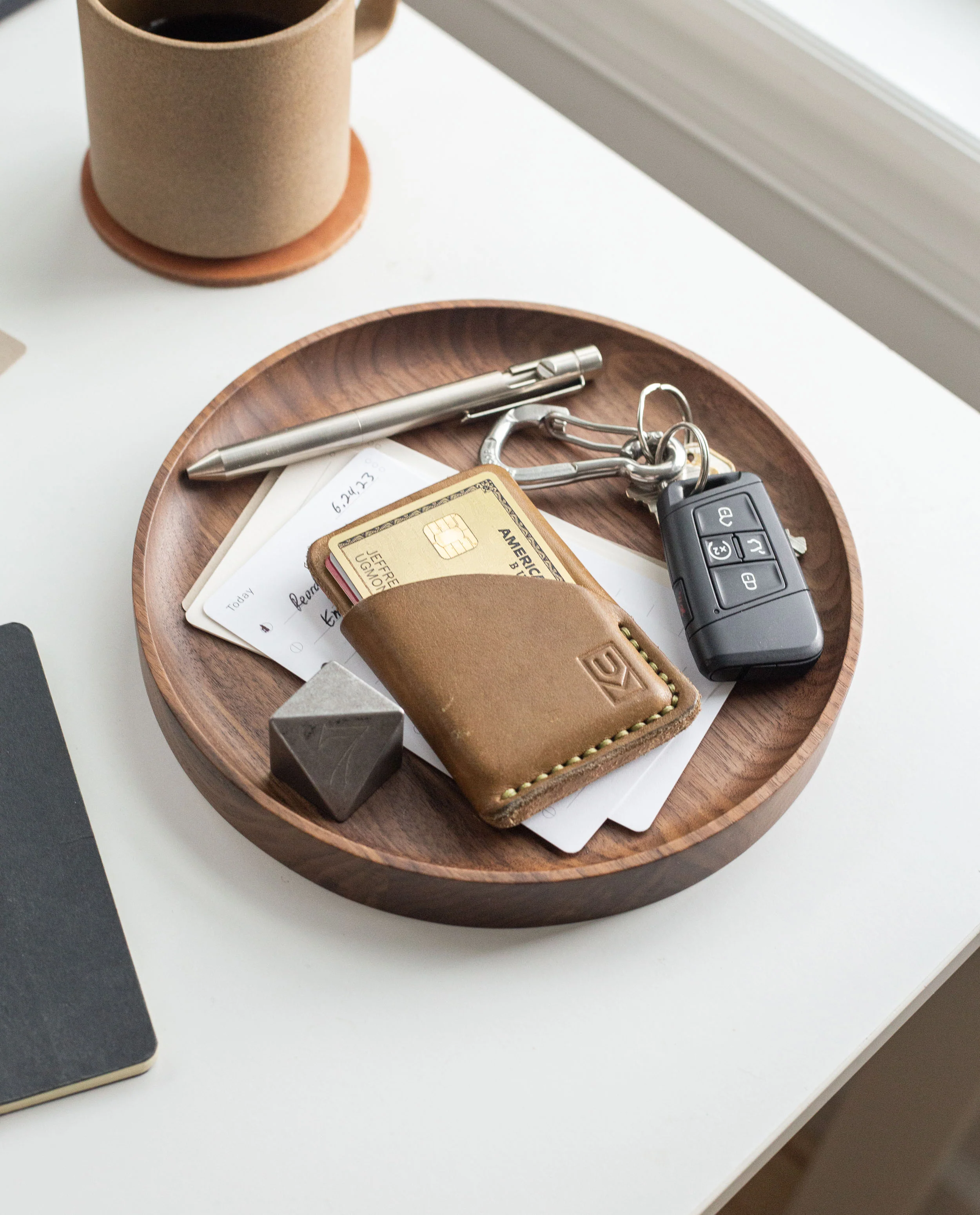 Round Valet Tray (Walnut - Medium)