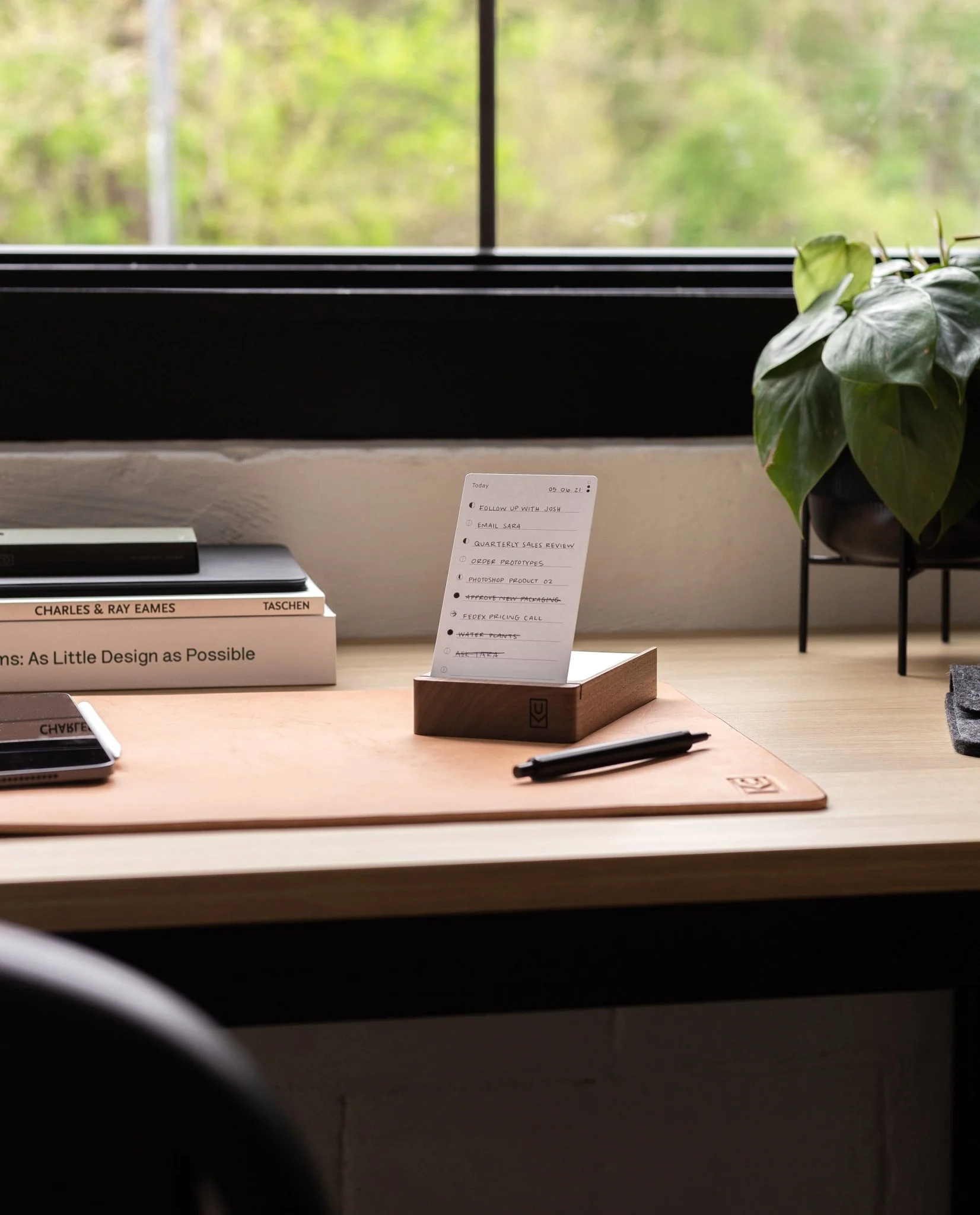 Analog Premium Wood Card Holder (Walnut)