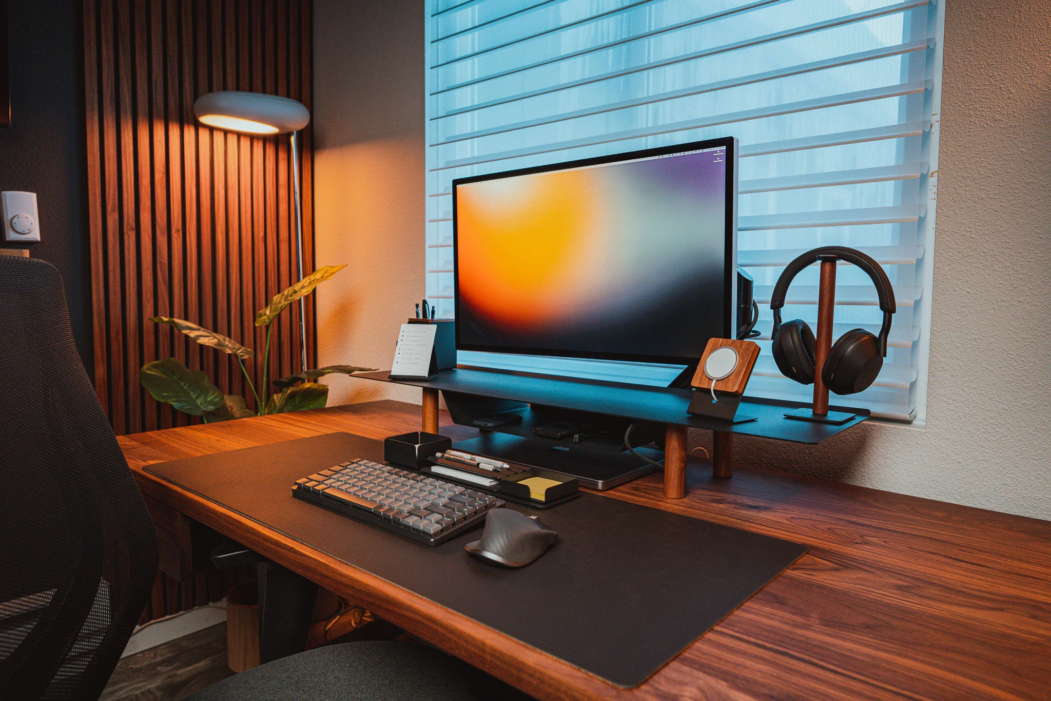 Large Monitor Stand (Black/Walnut)