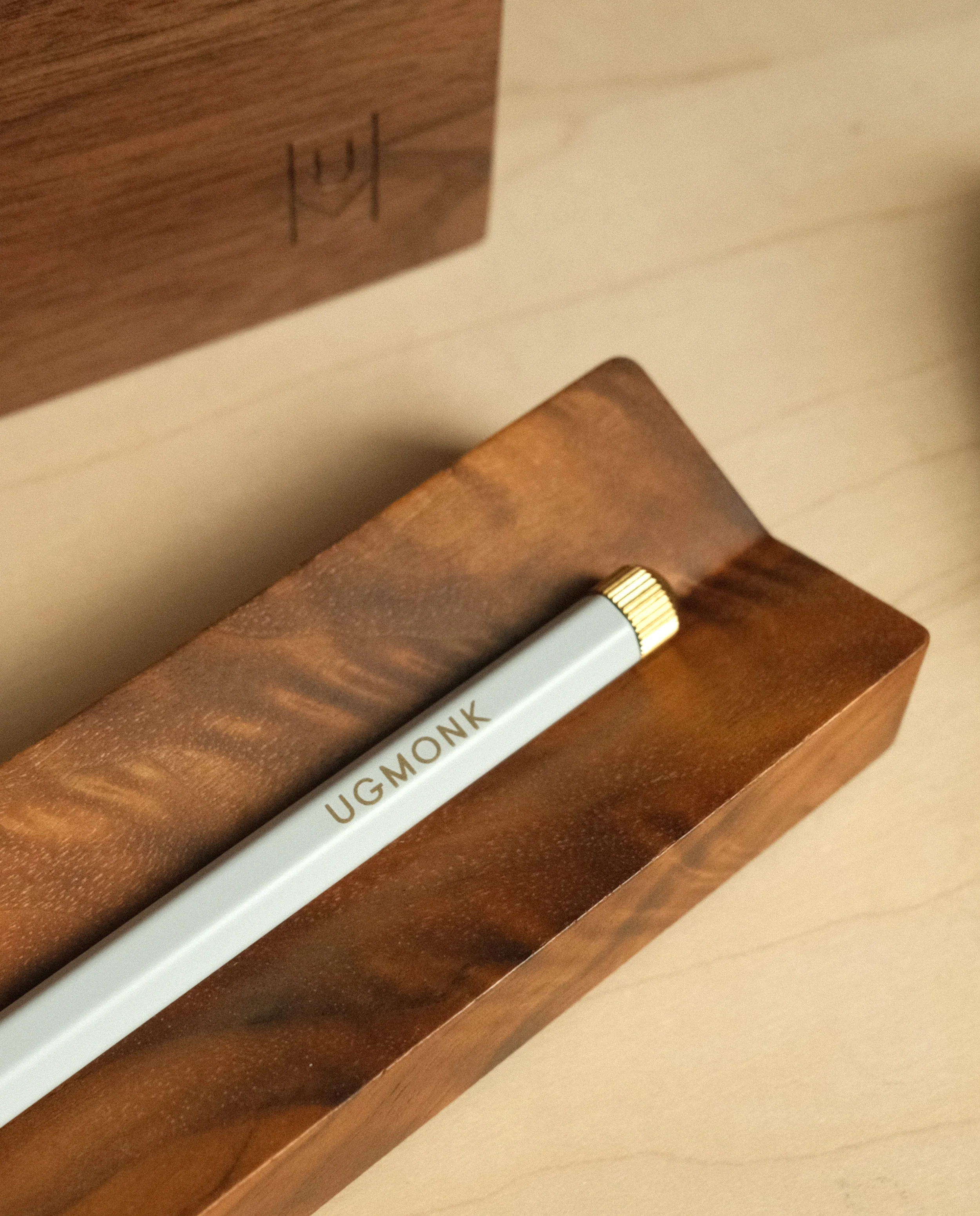 The Pen & Pen Tray Bundle (Gray/Walnut)