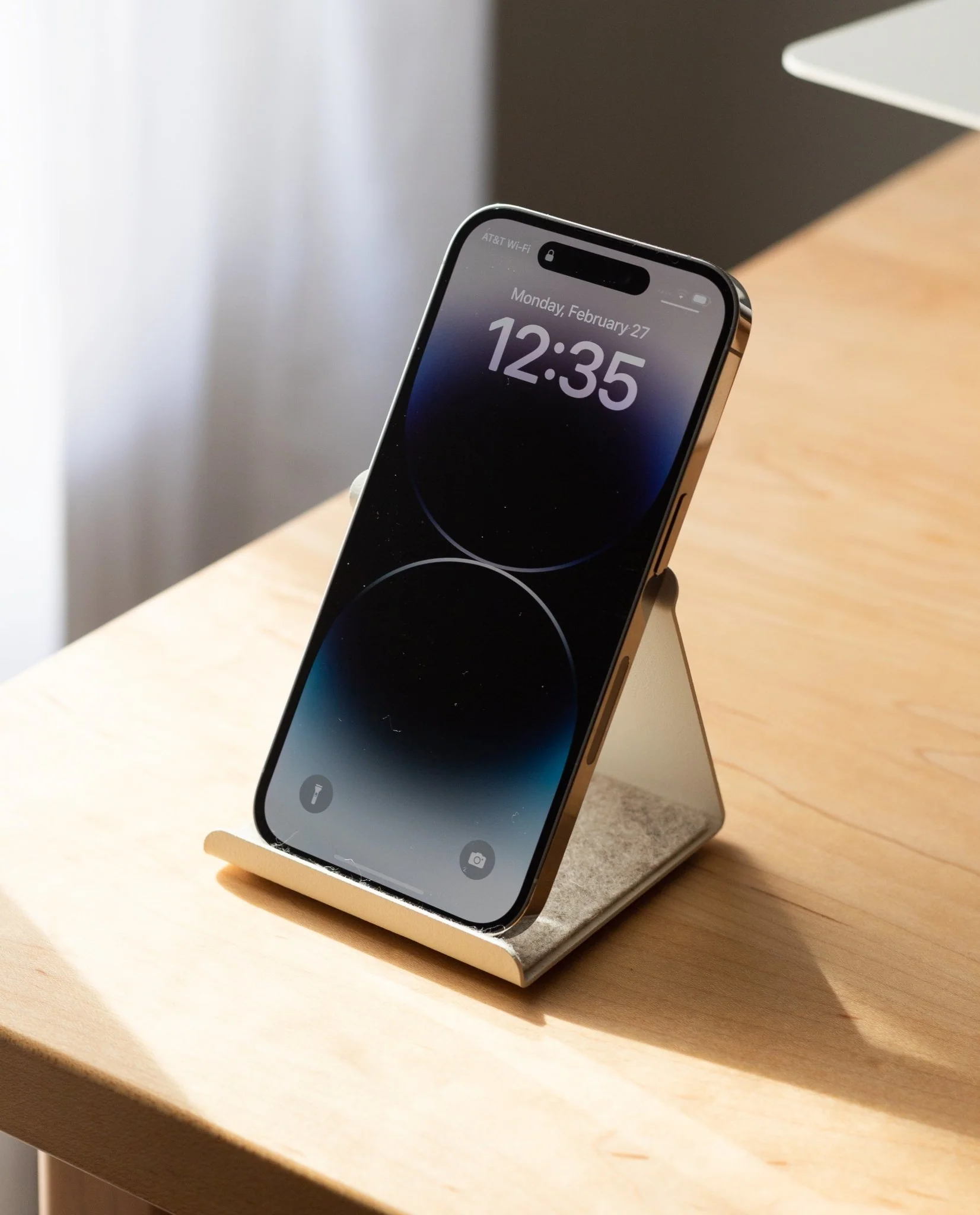 Gather Phone Stand (1x1 - White)