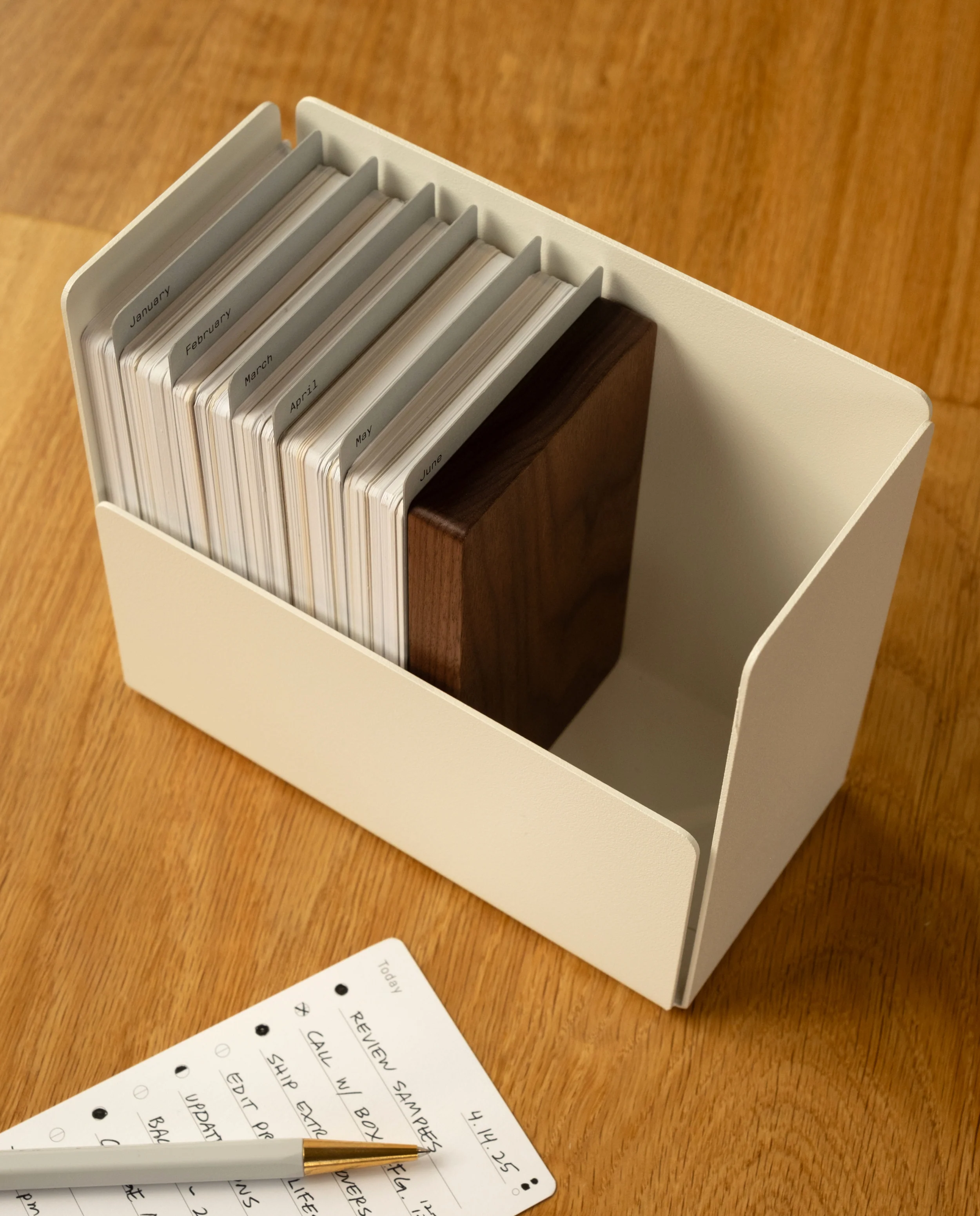 Archive Box (White Steel / Walnut Wood)