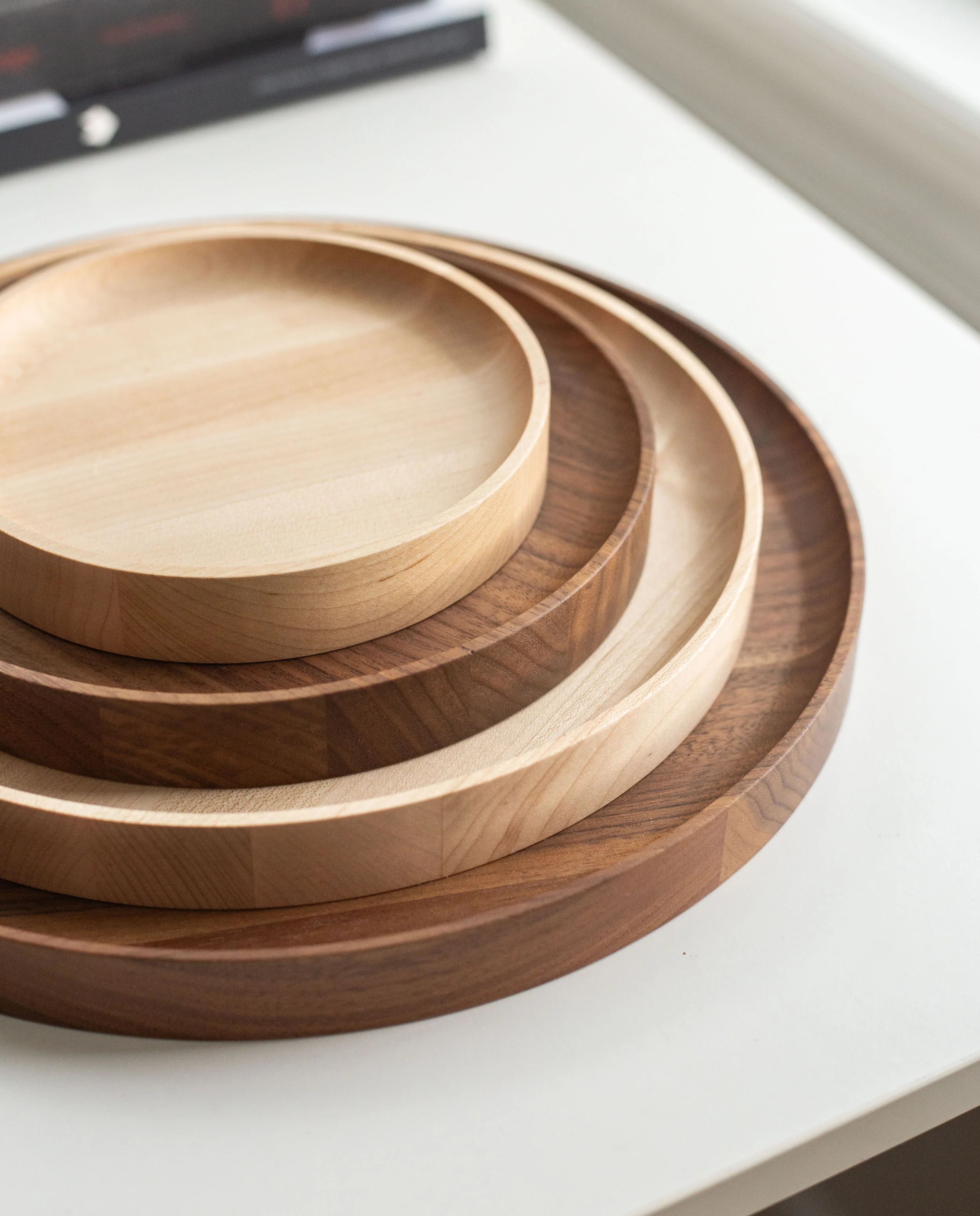 Round Valet Tray (Walnut - Large)