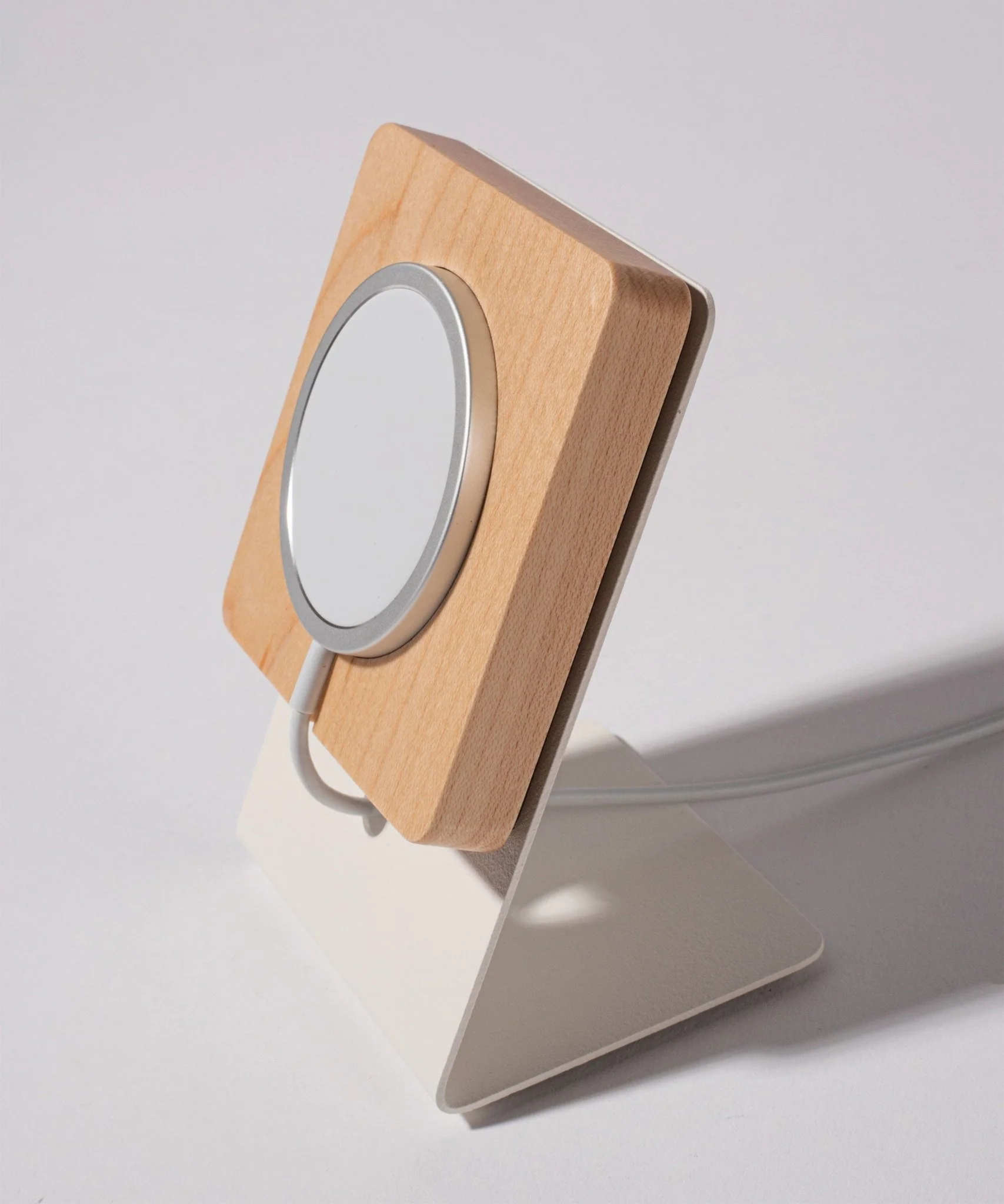 MagSafe Phone Stand (1x1 - White/Maple)