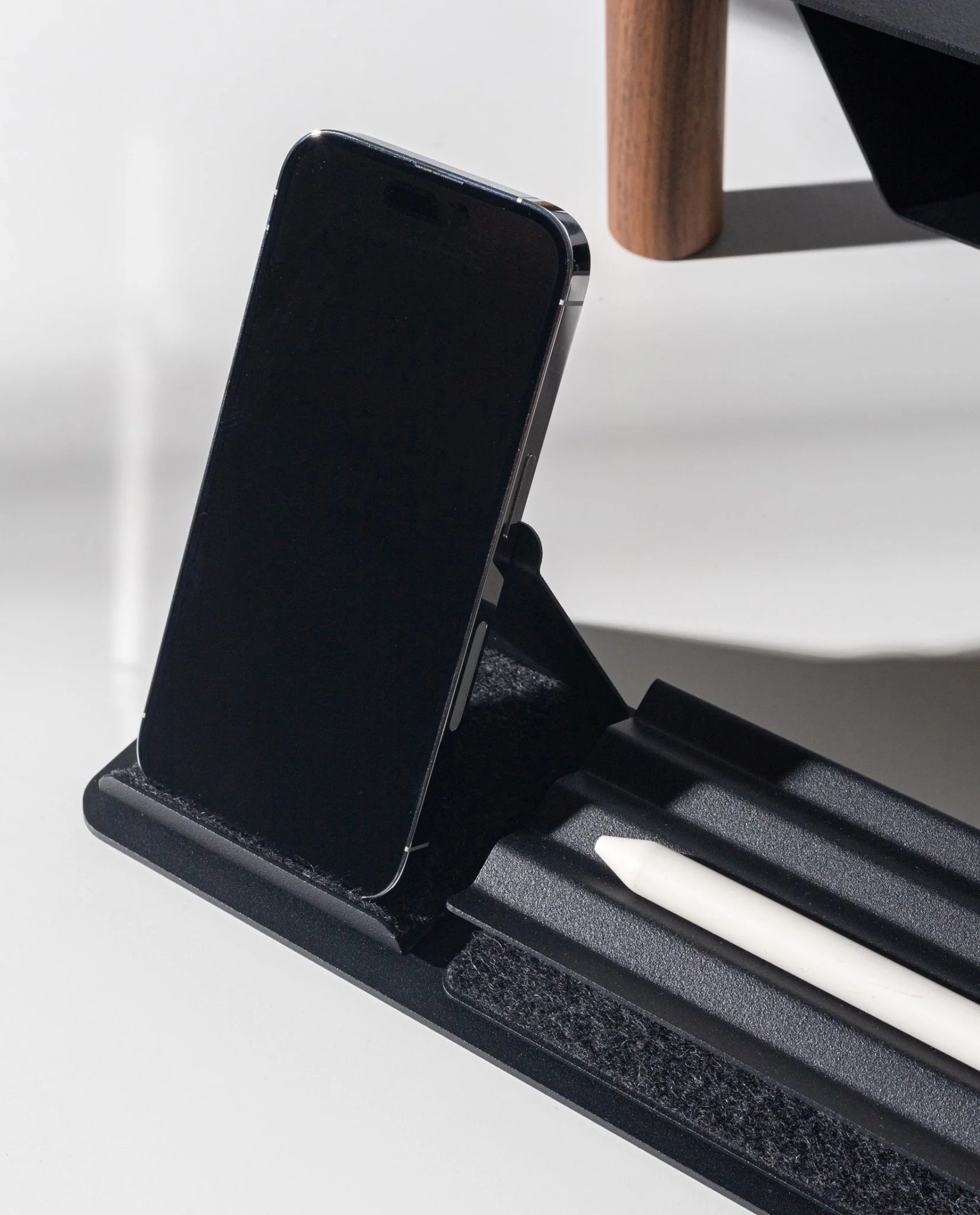Gather Phone Stand (1x1 - Black)