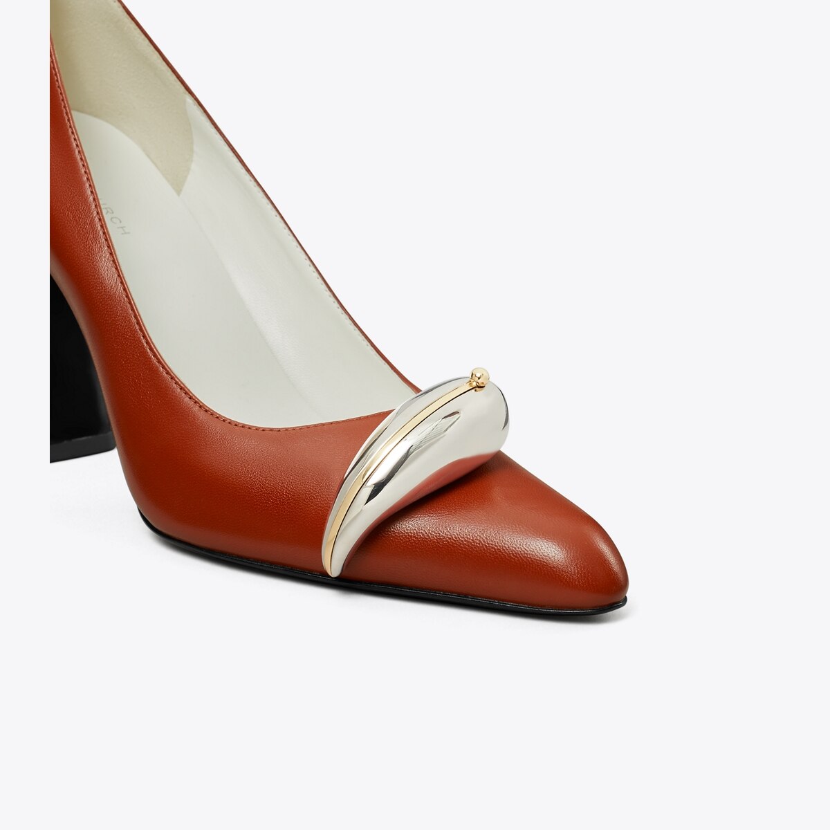 Pierced Pump - red