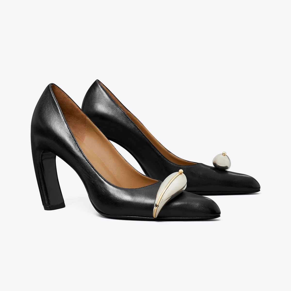 Pierced Pump - perfect black
