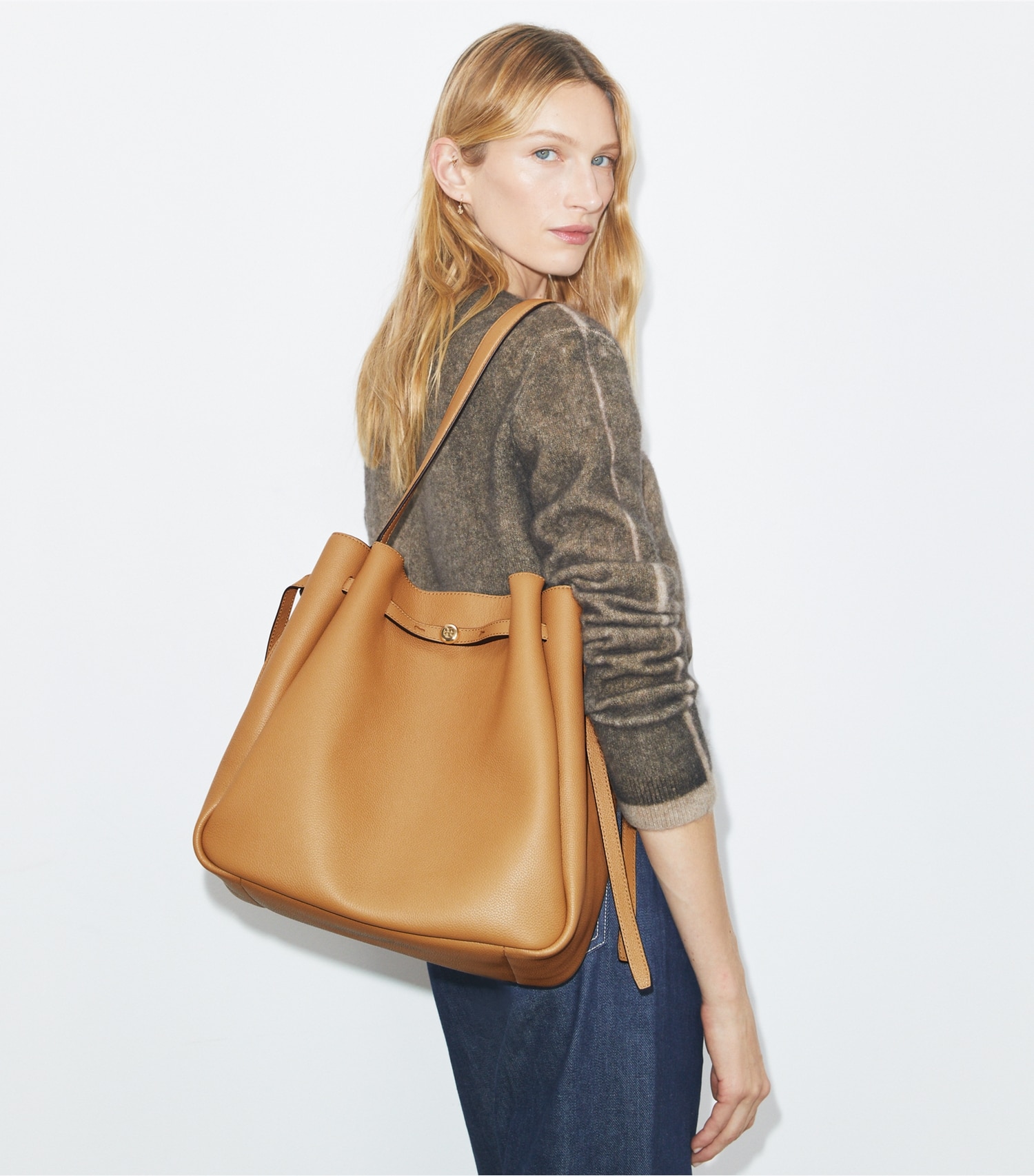 LARGE ROMY BUCKET BAG