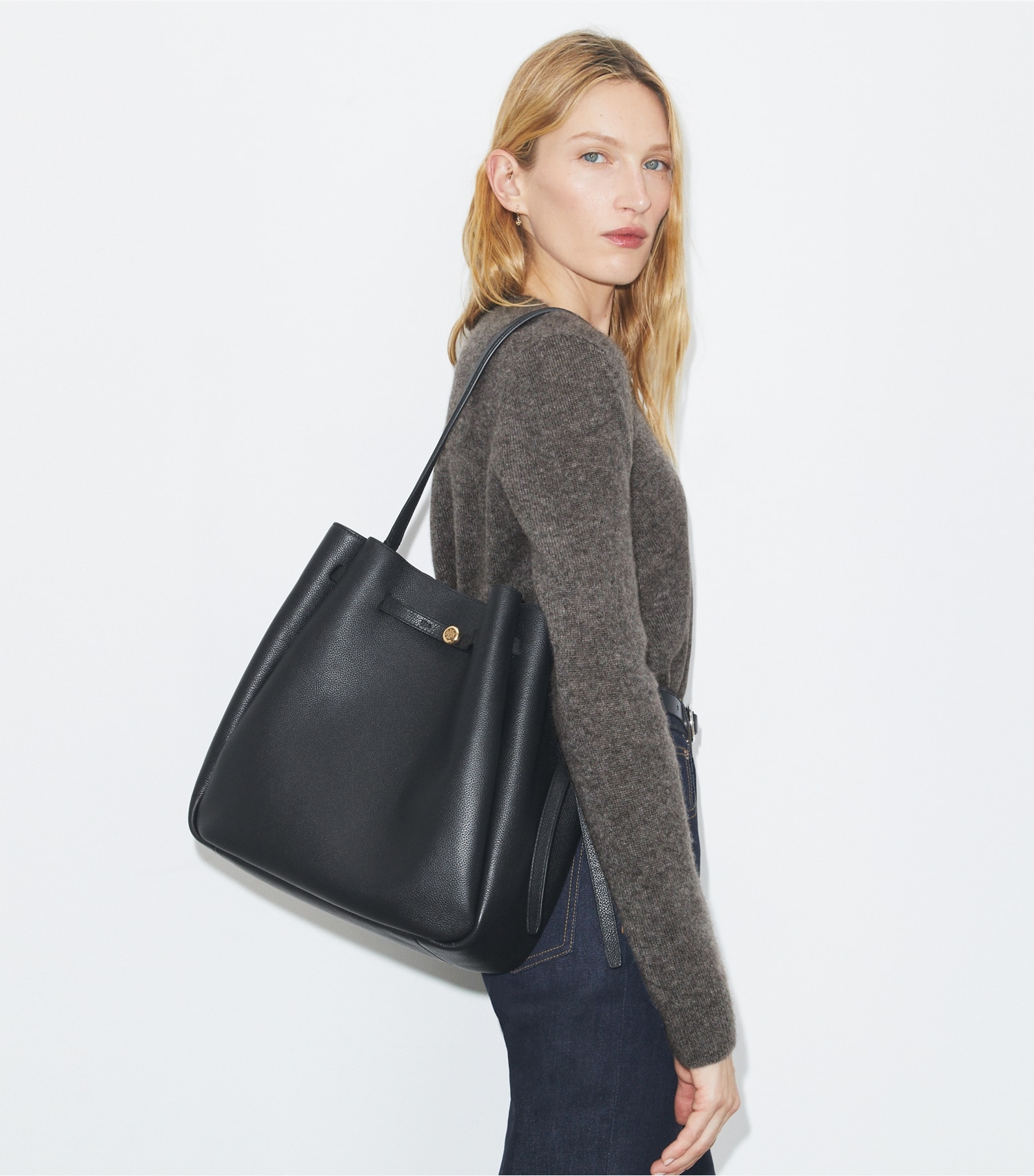 LARGE ROMY BUCKET BAG