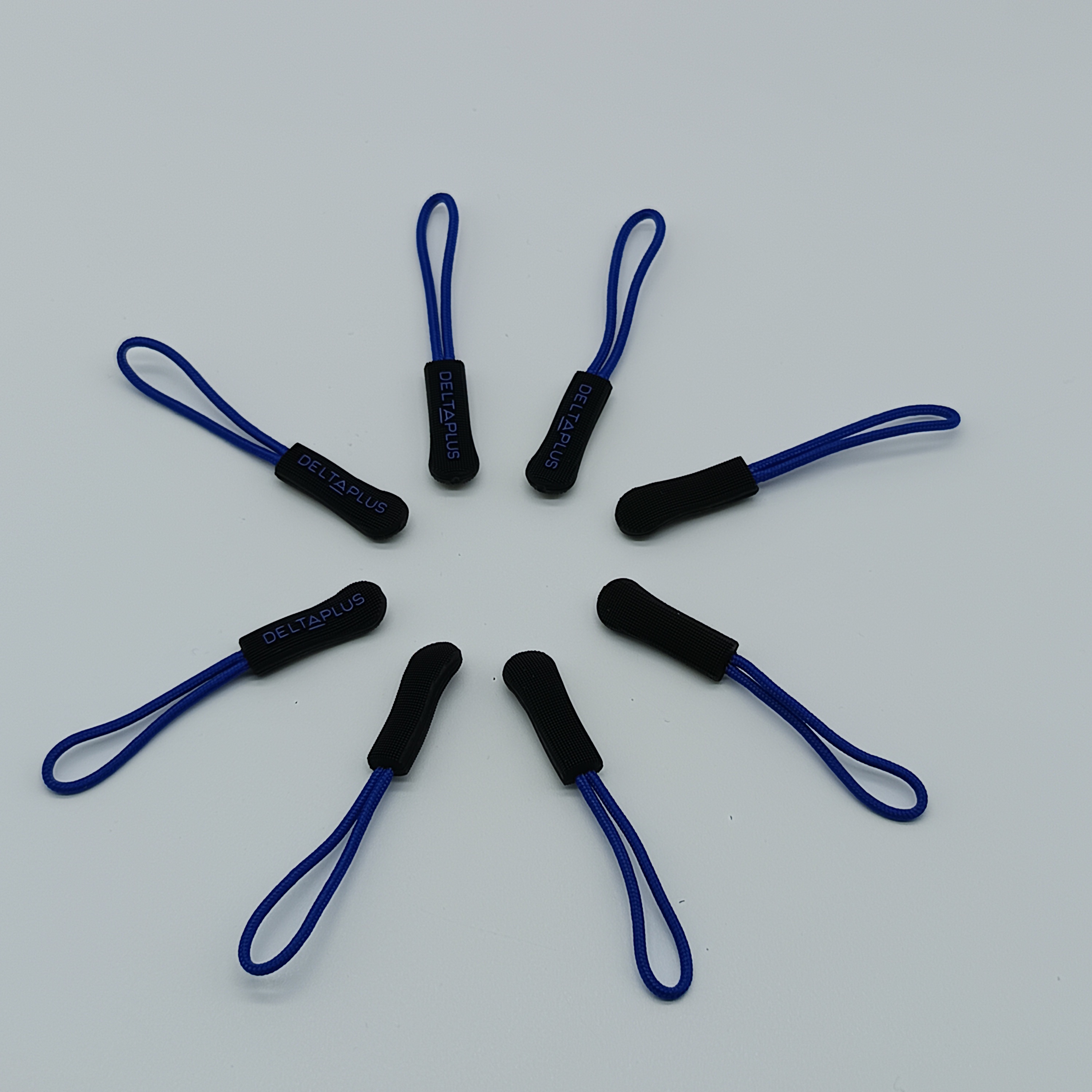 Textured Anti-Slip Silicone Zipper Pulls | Custom Logo Trims for Outdoor Hiking Jackets