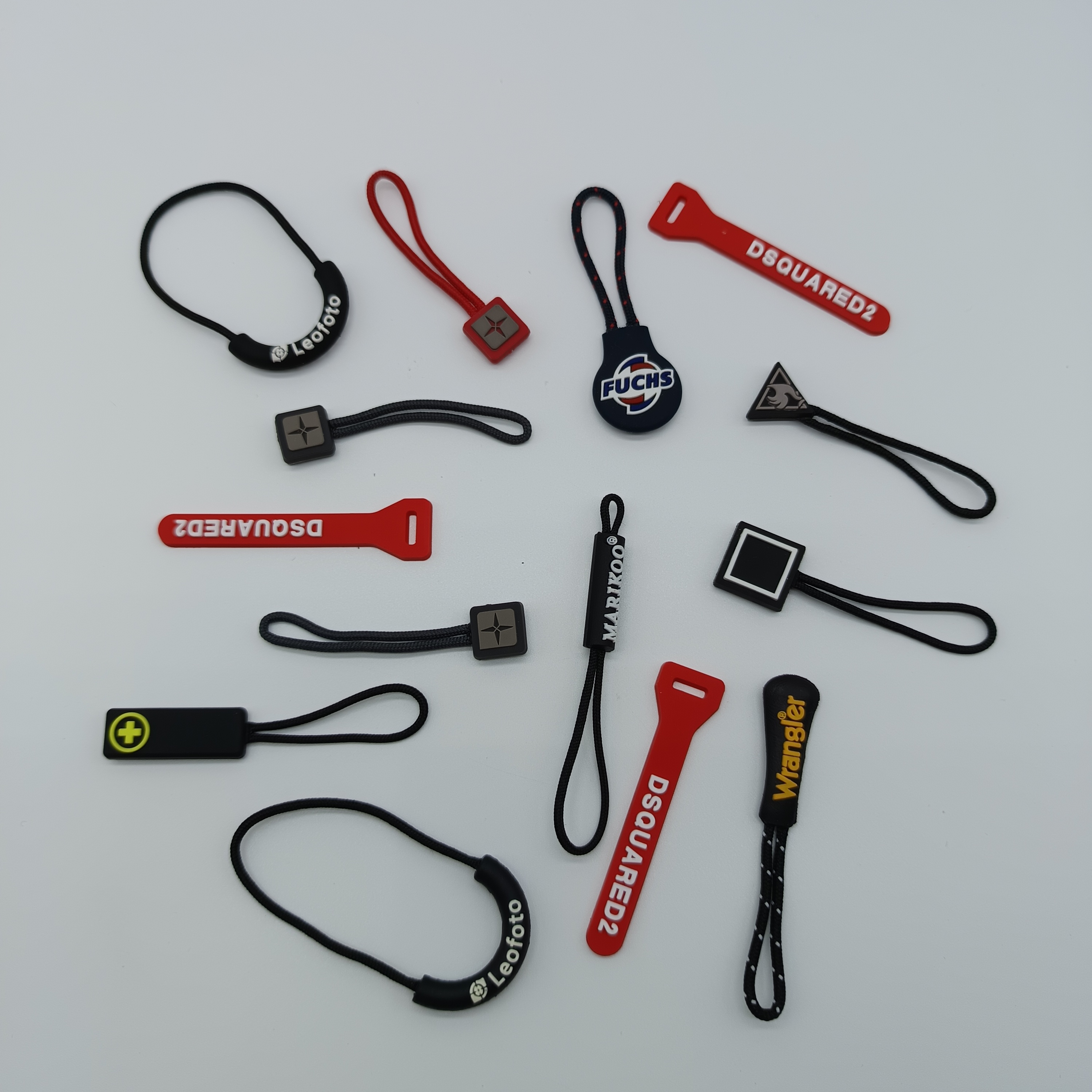 Textured Anti-Slip Silicone Zipper Pulls | Custom Logo Trims for Outdoor Hiking Jackets