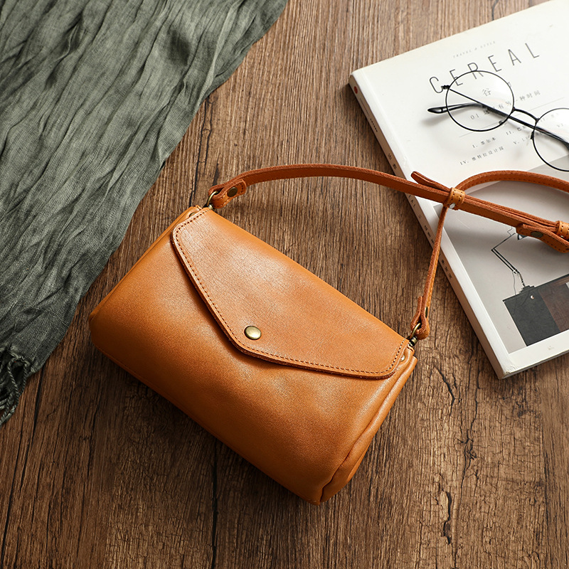 Amélie Soft Flap Crossbody Bag