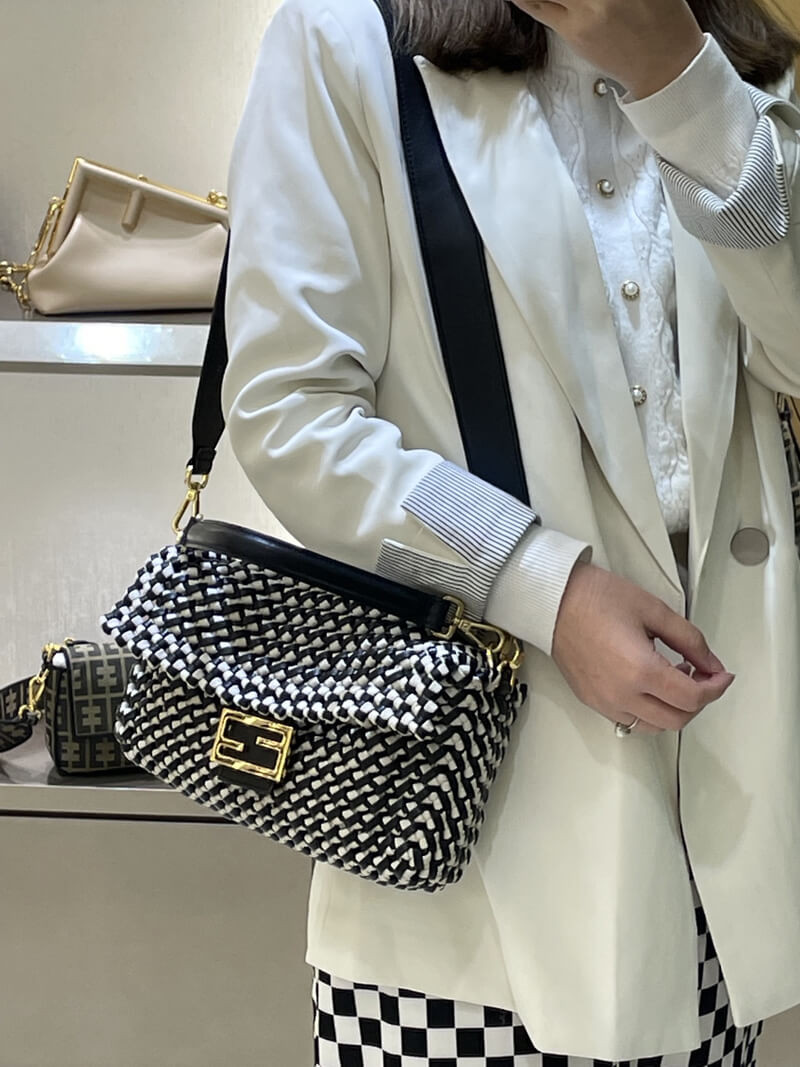 Fendi Baguette in Black Leather and White Fabric 2032