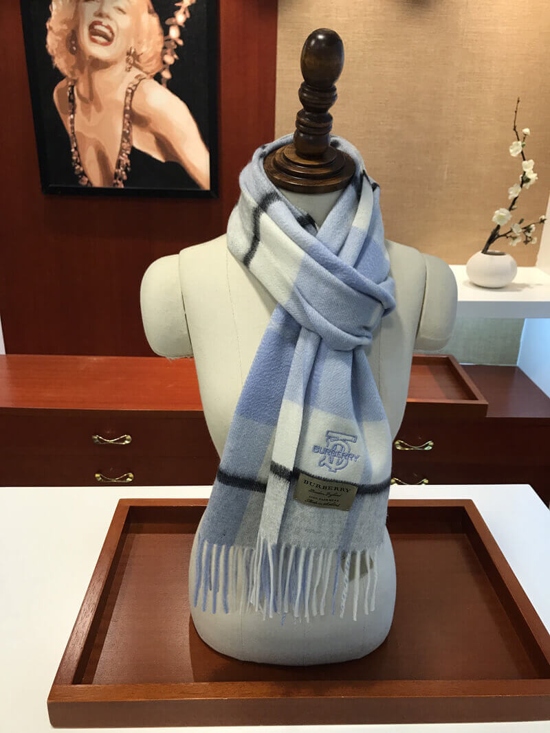 Burberry Unisex Check Wool Scarf 2402